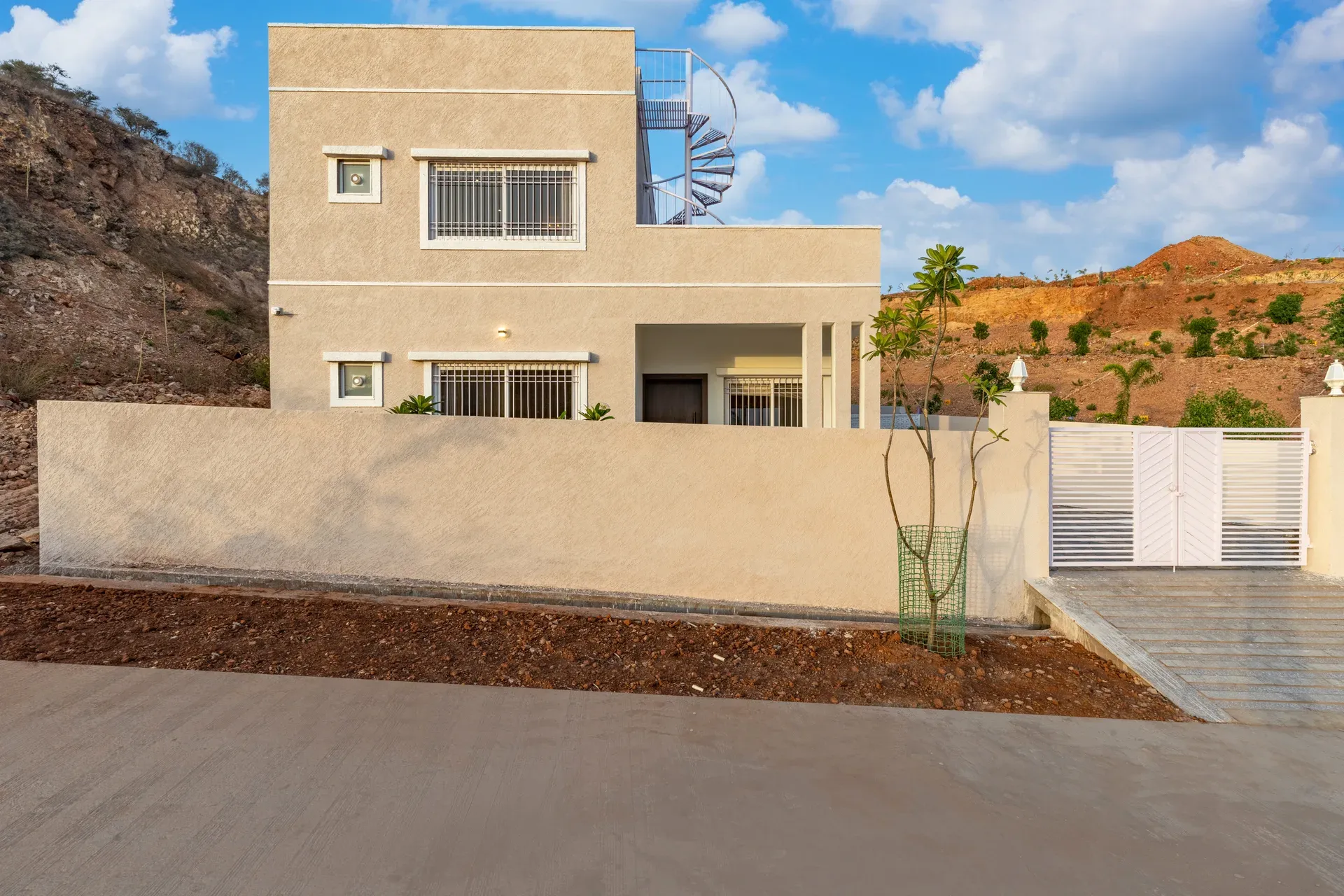 Shourya Zenna | 3-BHK | Pvt Pool & Garden | Terrace | Scenic Views — photo 29