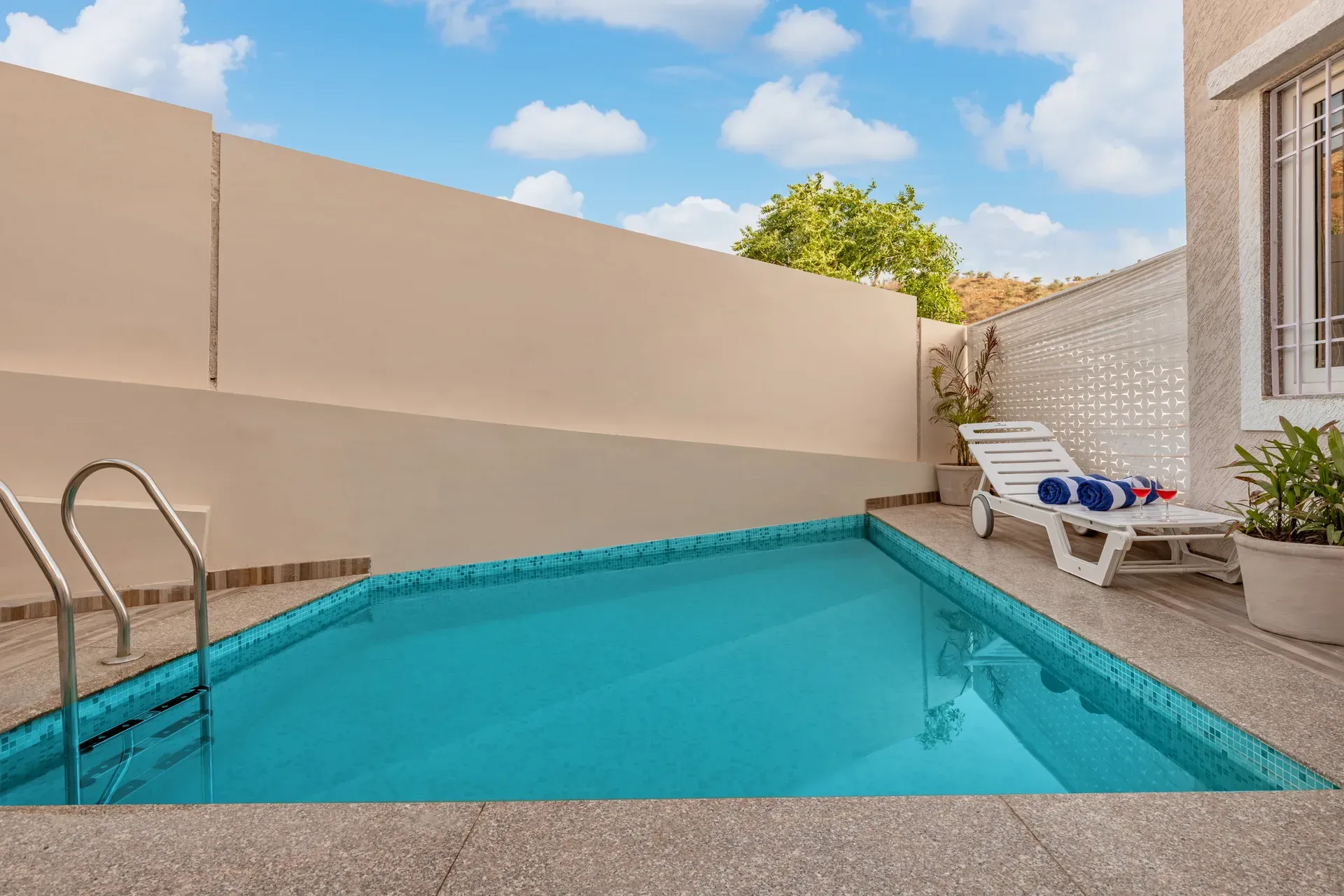 Shourya Zenna | 3-BHK | Pvt Pool & Garden | Terrace | Scenic Views — photo 4