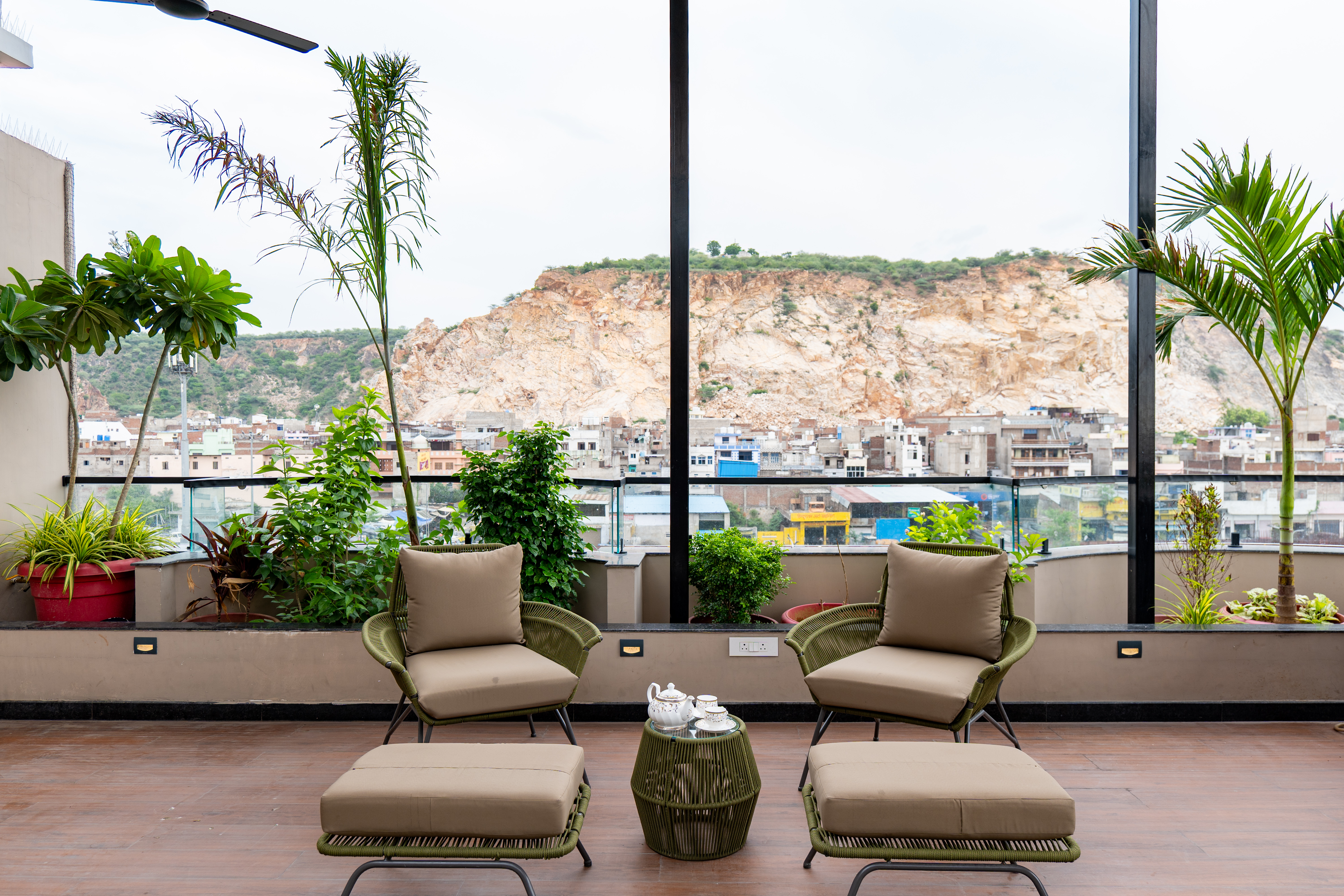 GIRI Penthouse | 2-BHK Penthouse with Terrace, Open-air bar, Lounge, Outdoor jacuzzi & Aravalli Views — photo 2