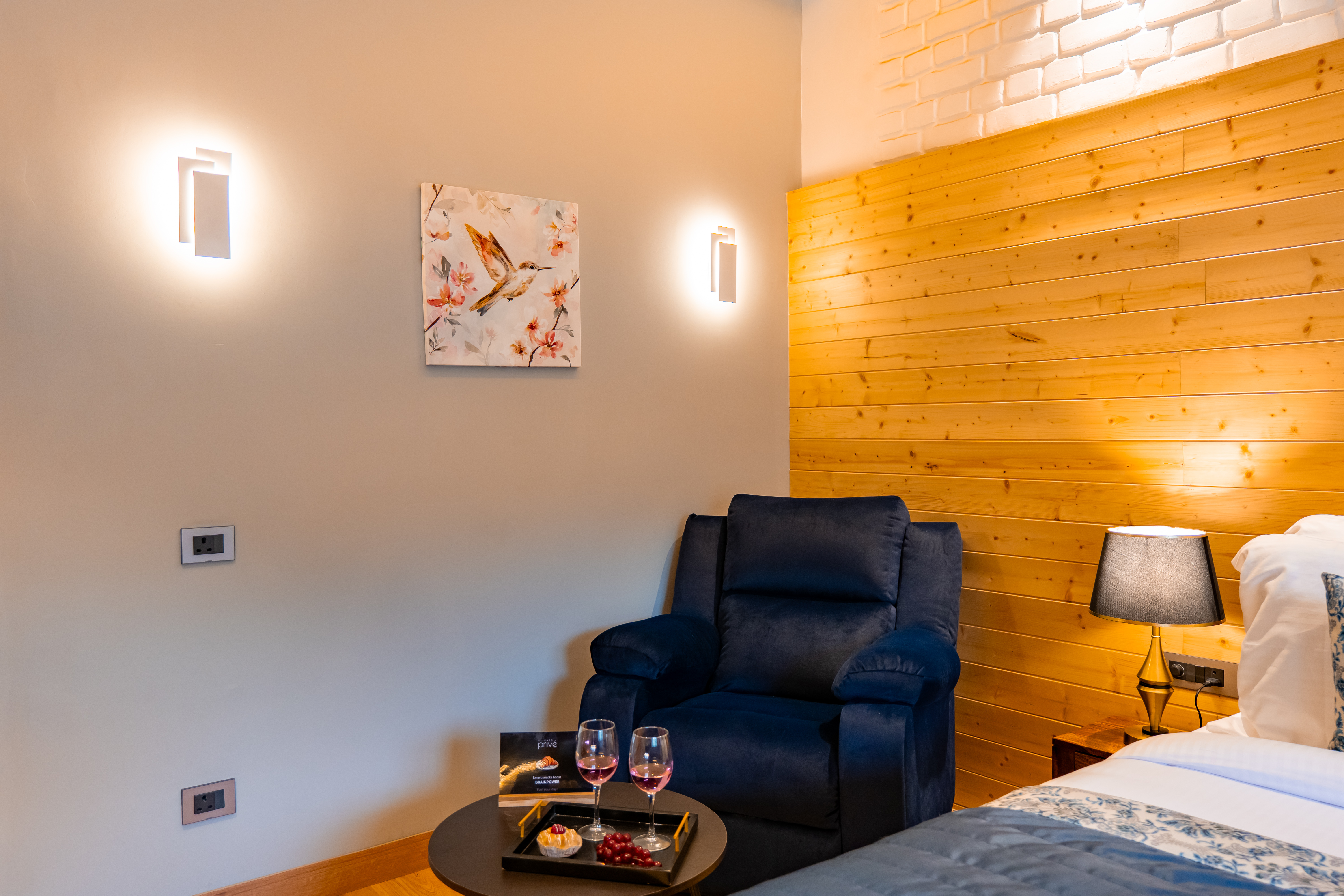 The Retreat Villa | 4-BHK Hillside Retreat with Indoor Pool, Jacuzzis | Near Kasauli Hill Station — photo 21