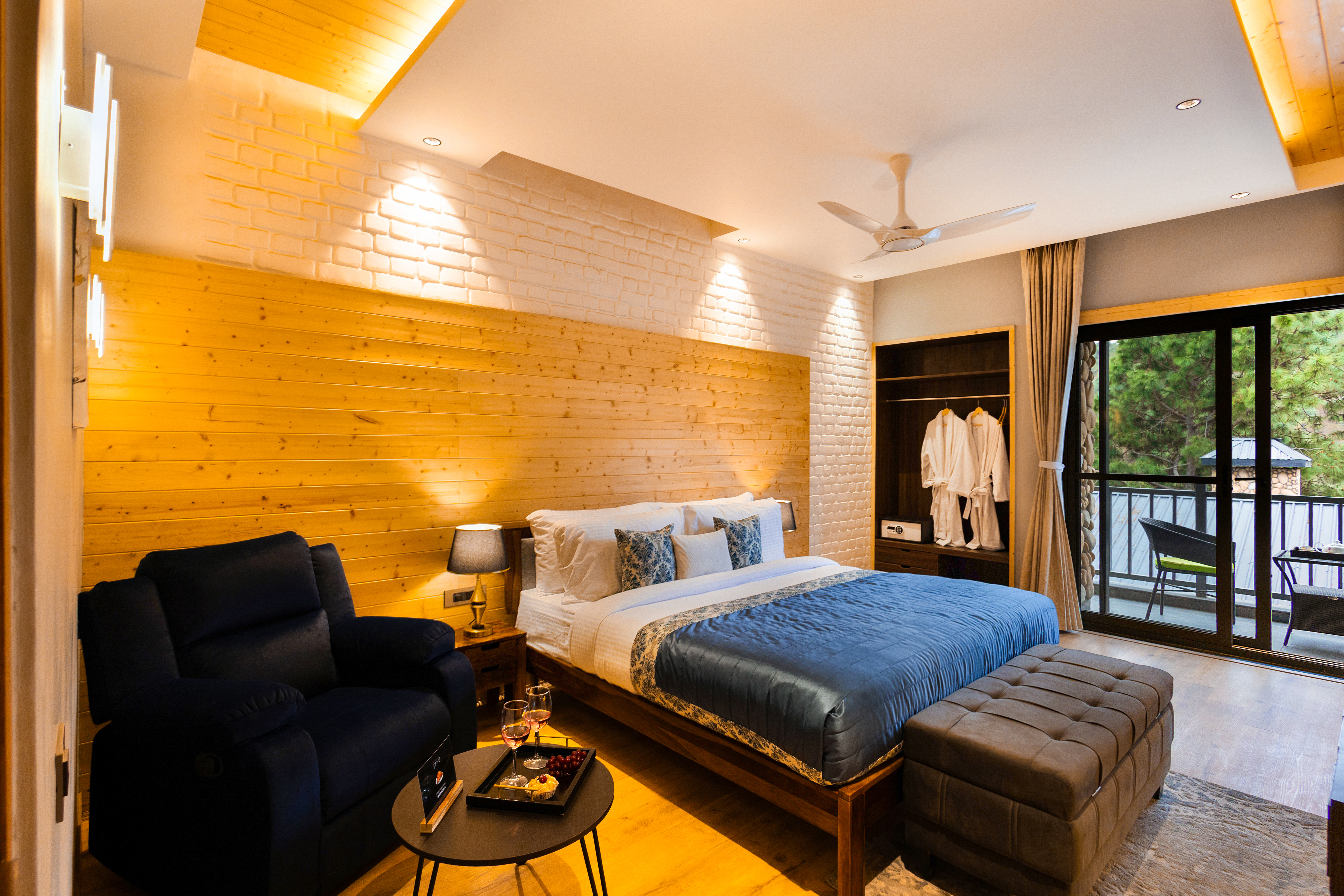 The Retreat Villa | 4-BHK Hillside Retreat with Indoor Pool, Jacuzzis | Near Kasauli Hill Station — photo 20