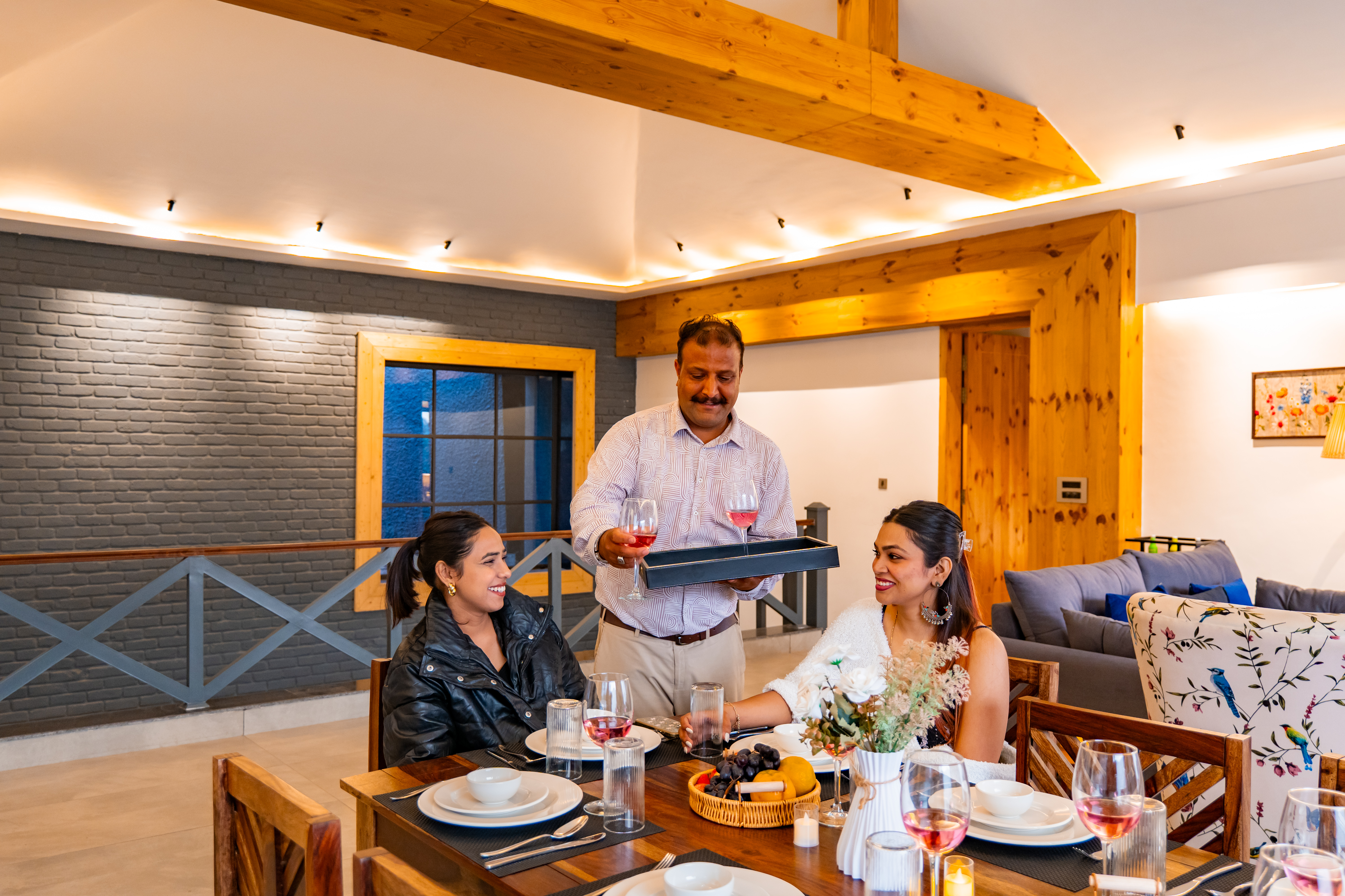 The Retreat Villa | 4-BHK Hillside Retreat with Indoor Pool, Jacuzzis | Near Kasauli Hill Station — photo 6