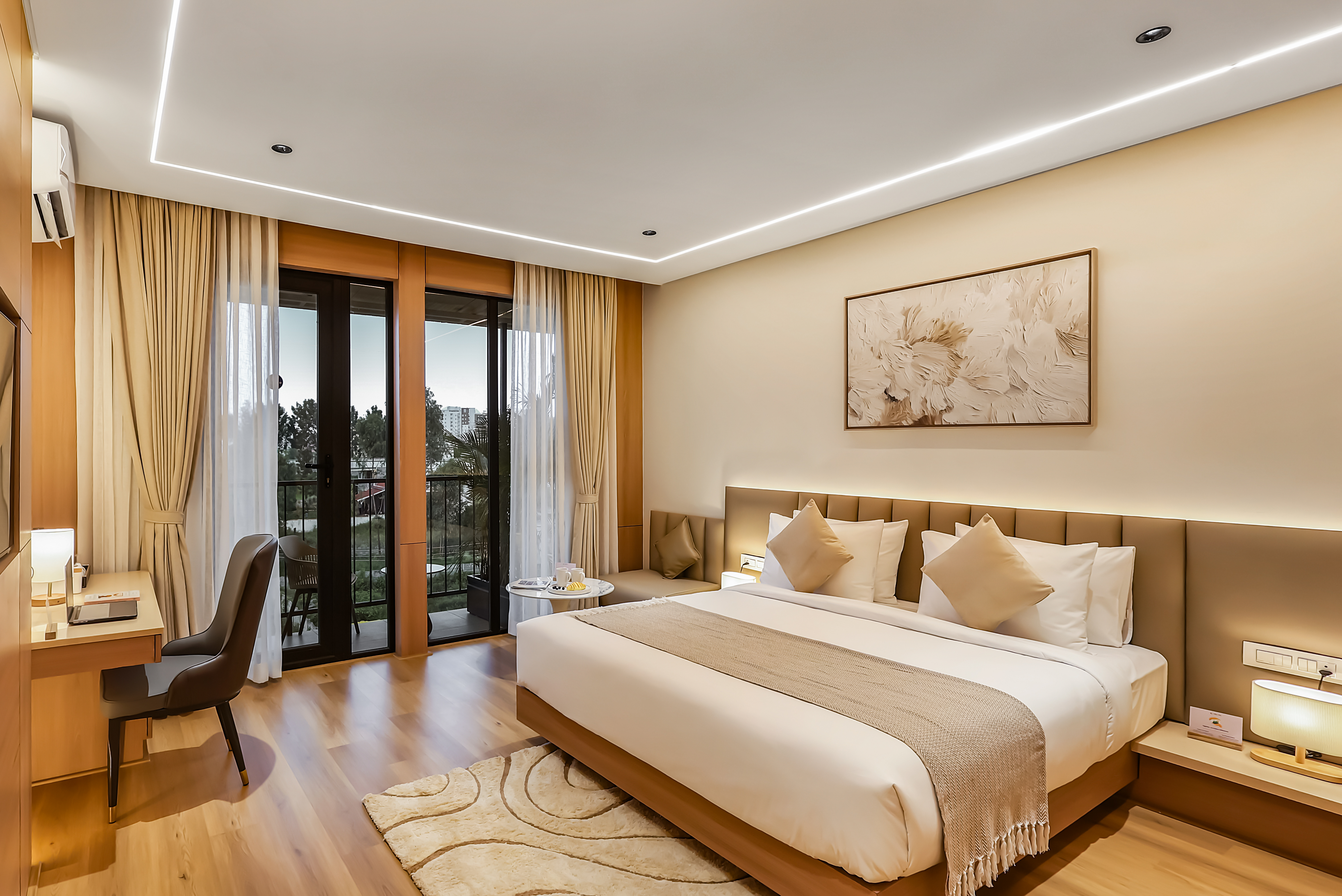 Savian Suites Azure | Premium Room with Balcony in a Business Hotel in Chikkajala, Close to Major Restaurants, Bars & Clubs — photo 11