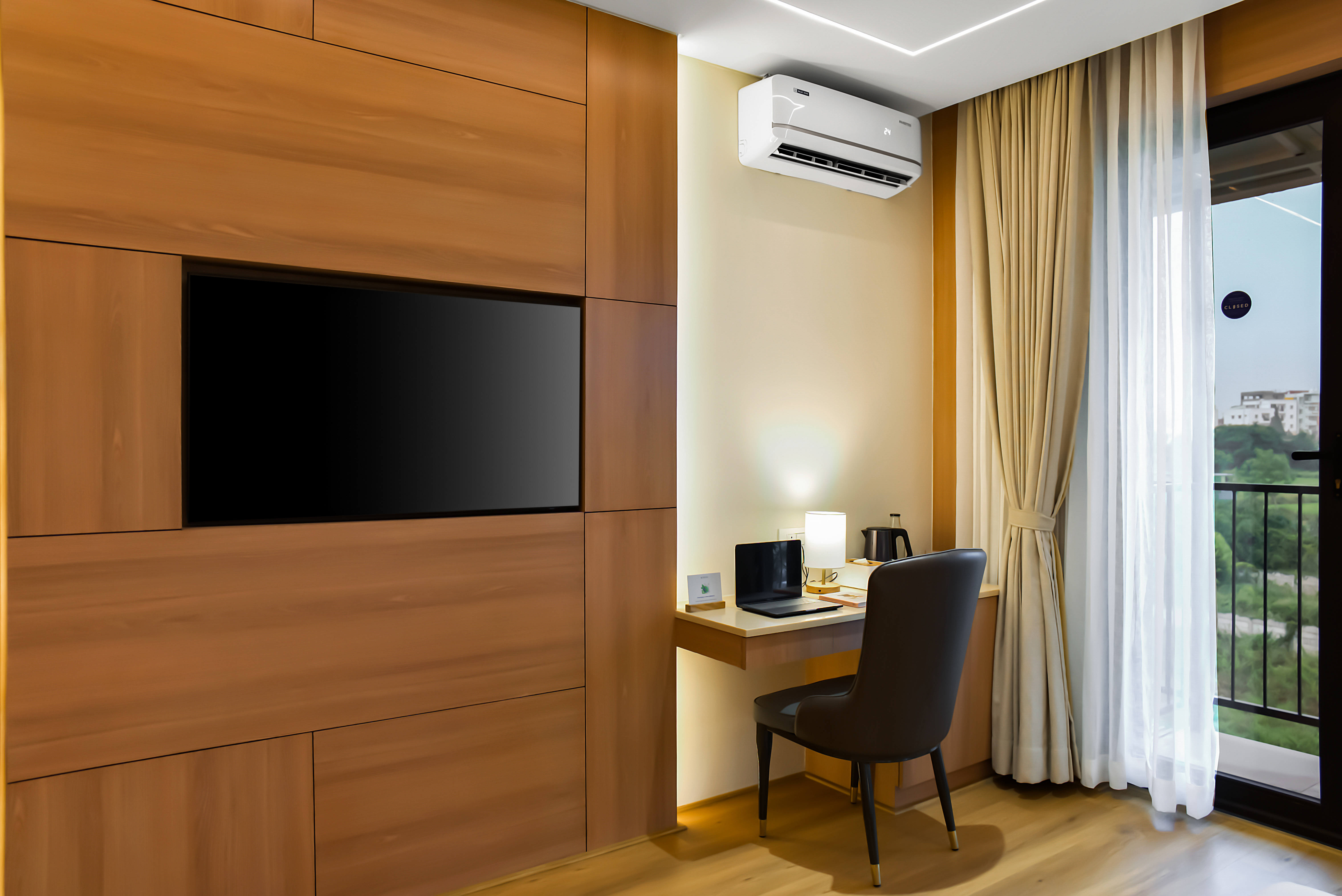 Savian Suites Azure | Premium Room with Balcony in a Business Hotel in Chikkajala, Close to Major Restaurants, Bars & Clubs — photo 2