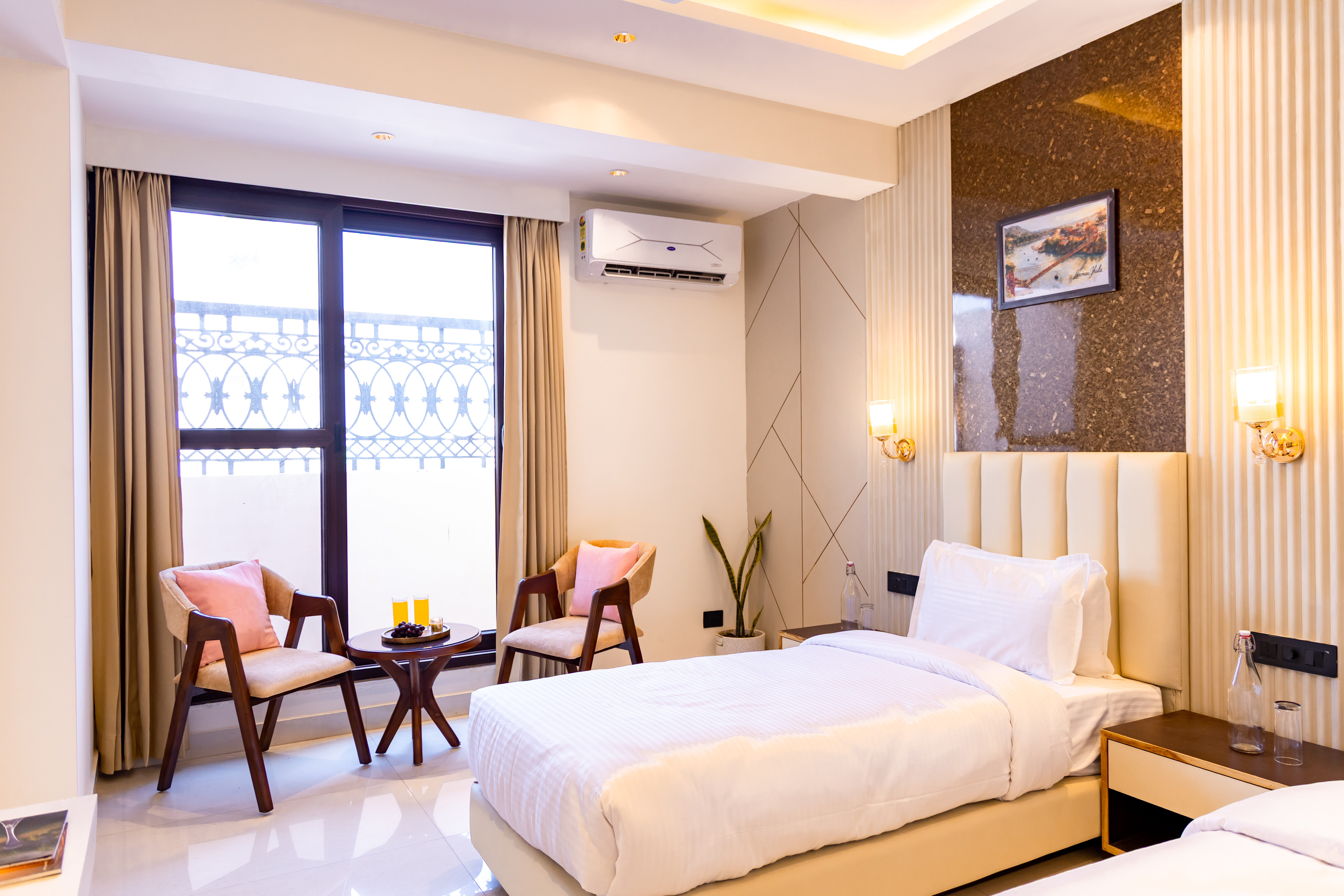 Anandam In The Himalayas Violet | Triple Sharing Suite With Restaurant, Lift & Lounge | Near Triveni Ghat — photo 10
