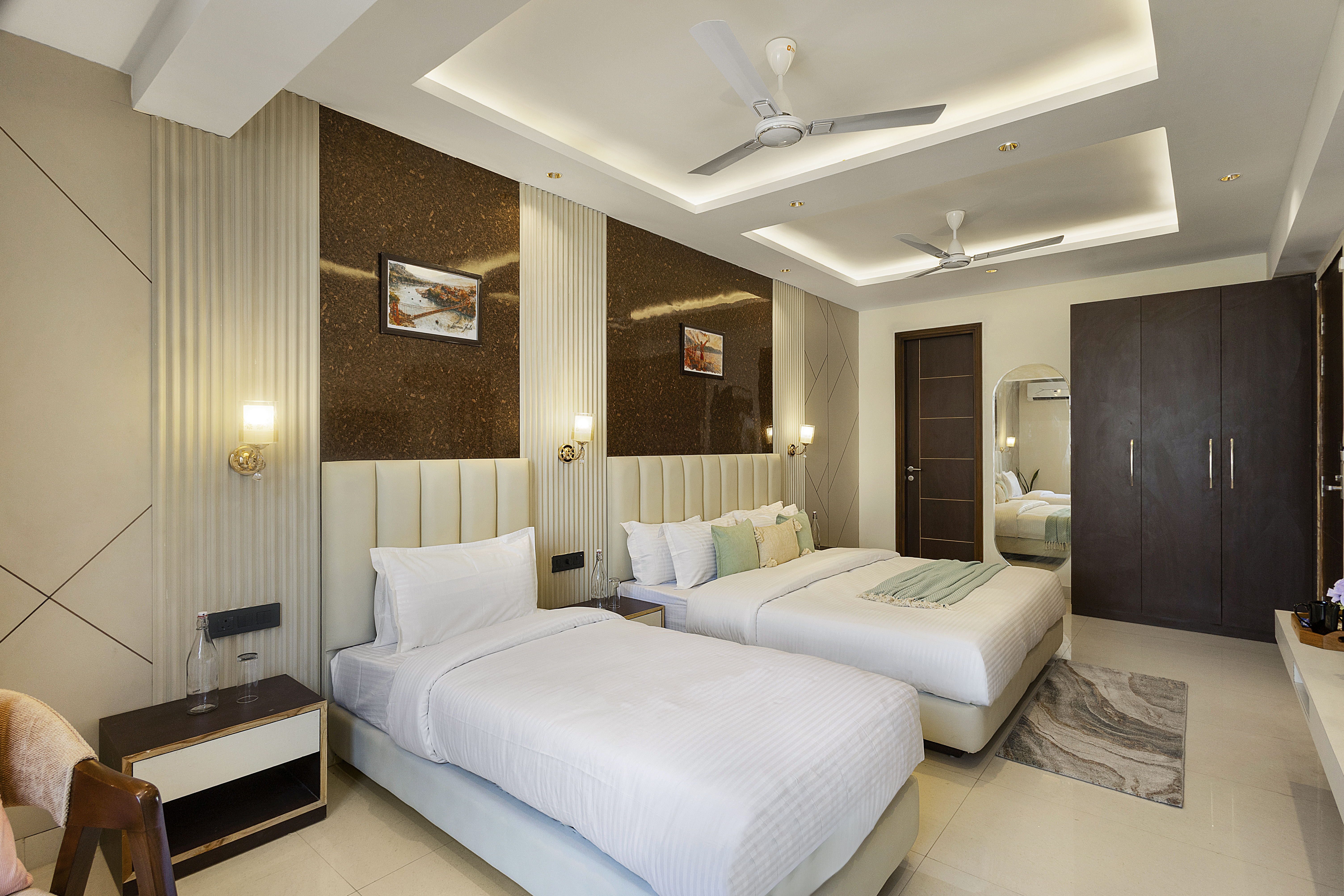 Anandam In The Himalayas Violet | Triple Sharing Suite With Restaurant, Lift & Lounge | Near Triveni Ghat — photo 16