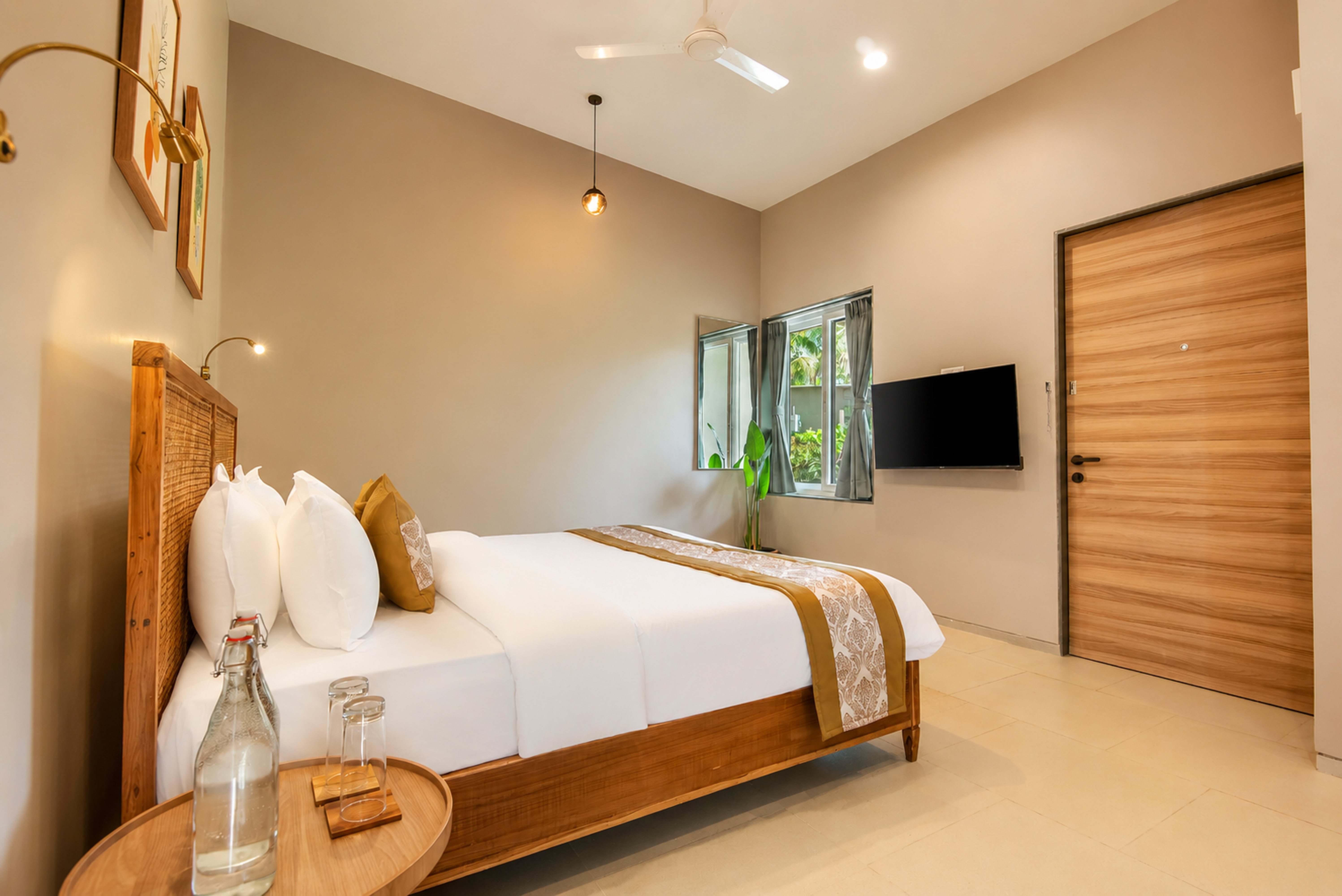 The Crescent Palm Lagoon | Cottage With Bathtub, Shared Game Room, Garden and Restaurant — photo 10