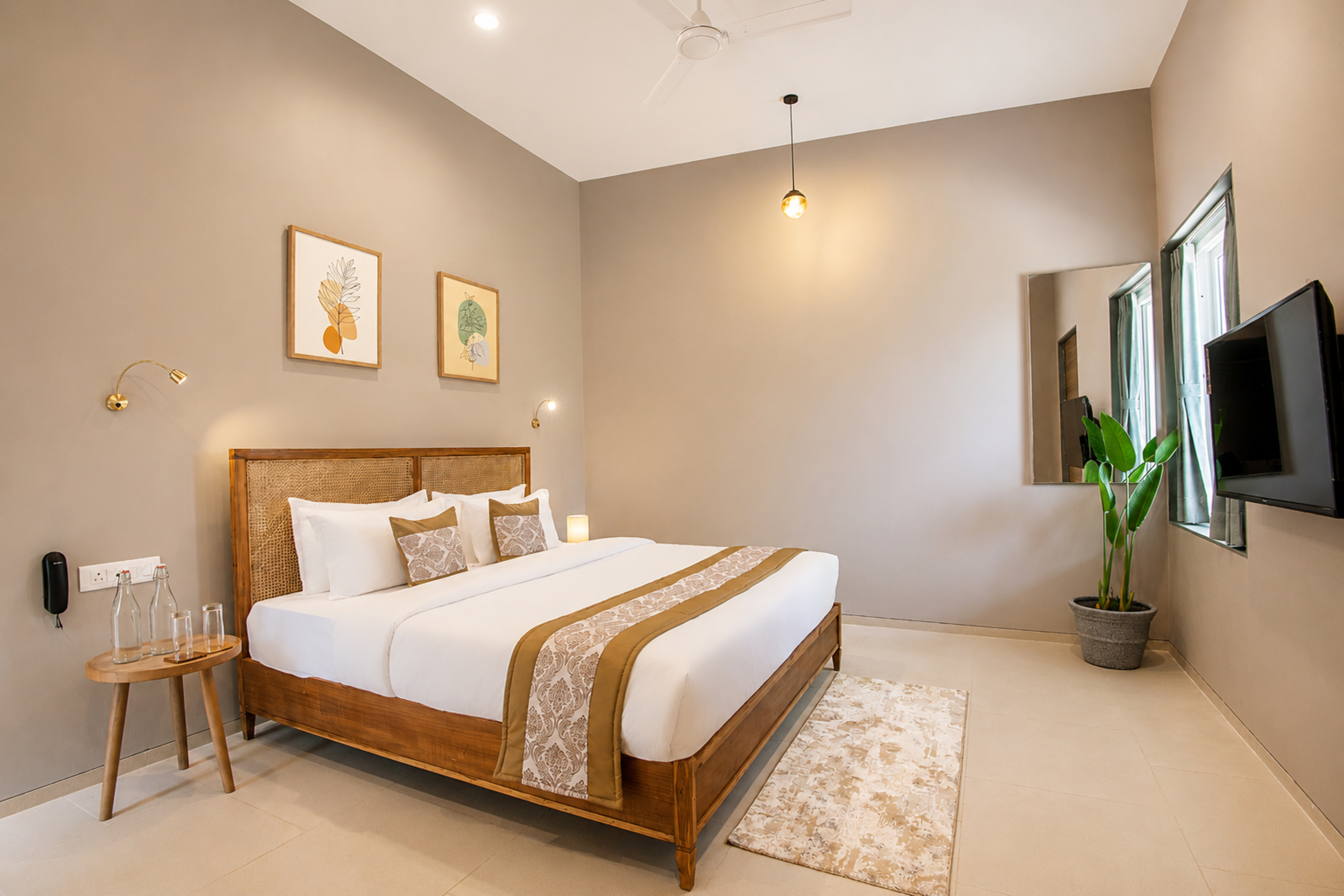 The Crescent Palm Lagoon | Cottage With Bathtub, Shared Game Room, Garden and Restaurant — photo 9