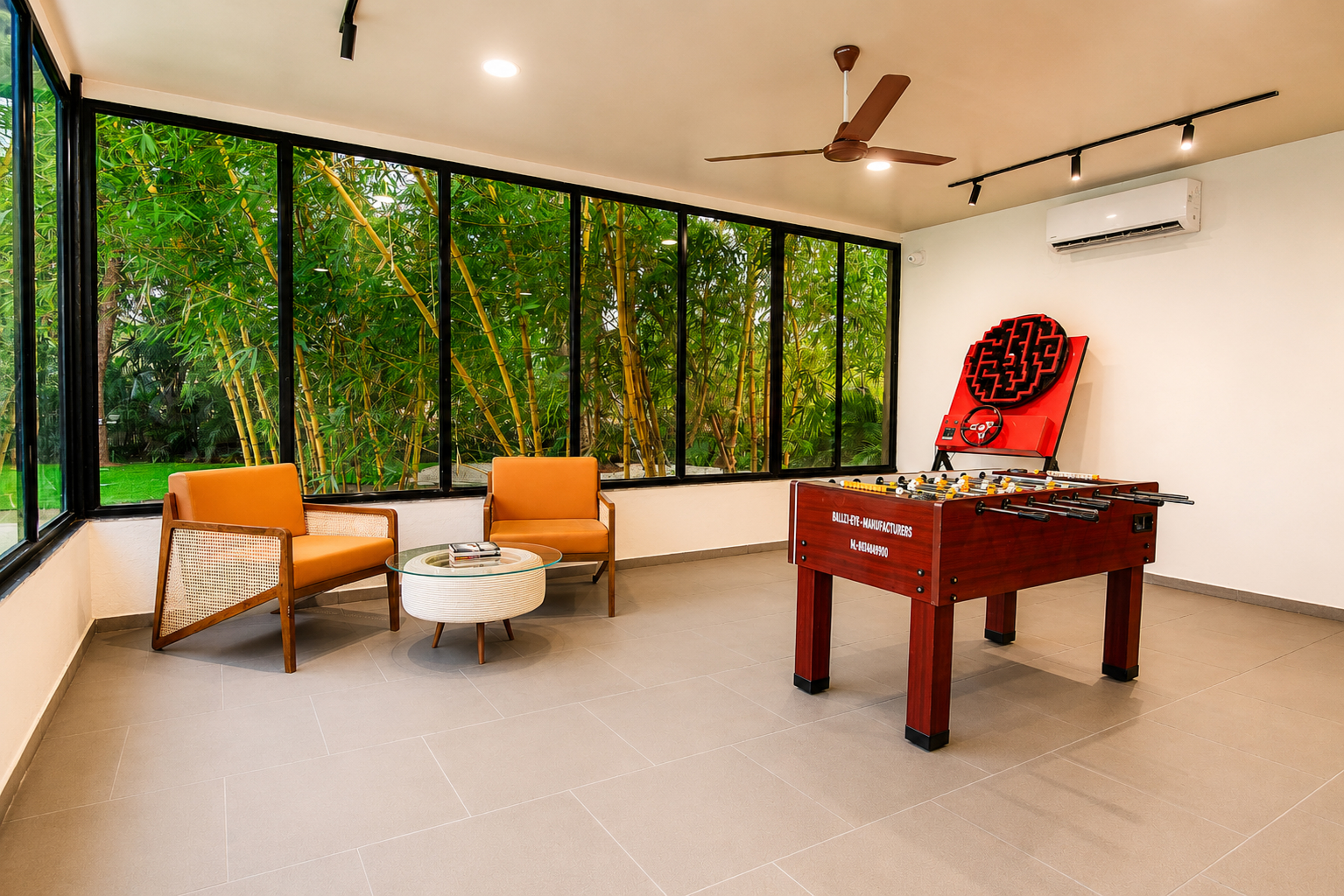The Crescent Palm Lagoon | Cottage With Bathtub, Shared Game Room, Garden and Restaurant — photo 17