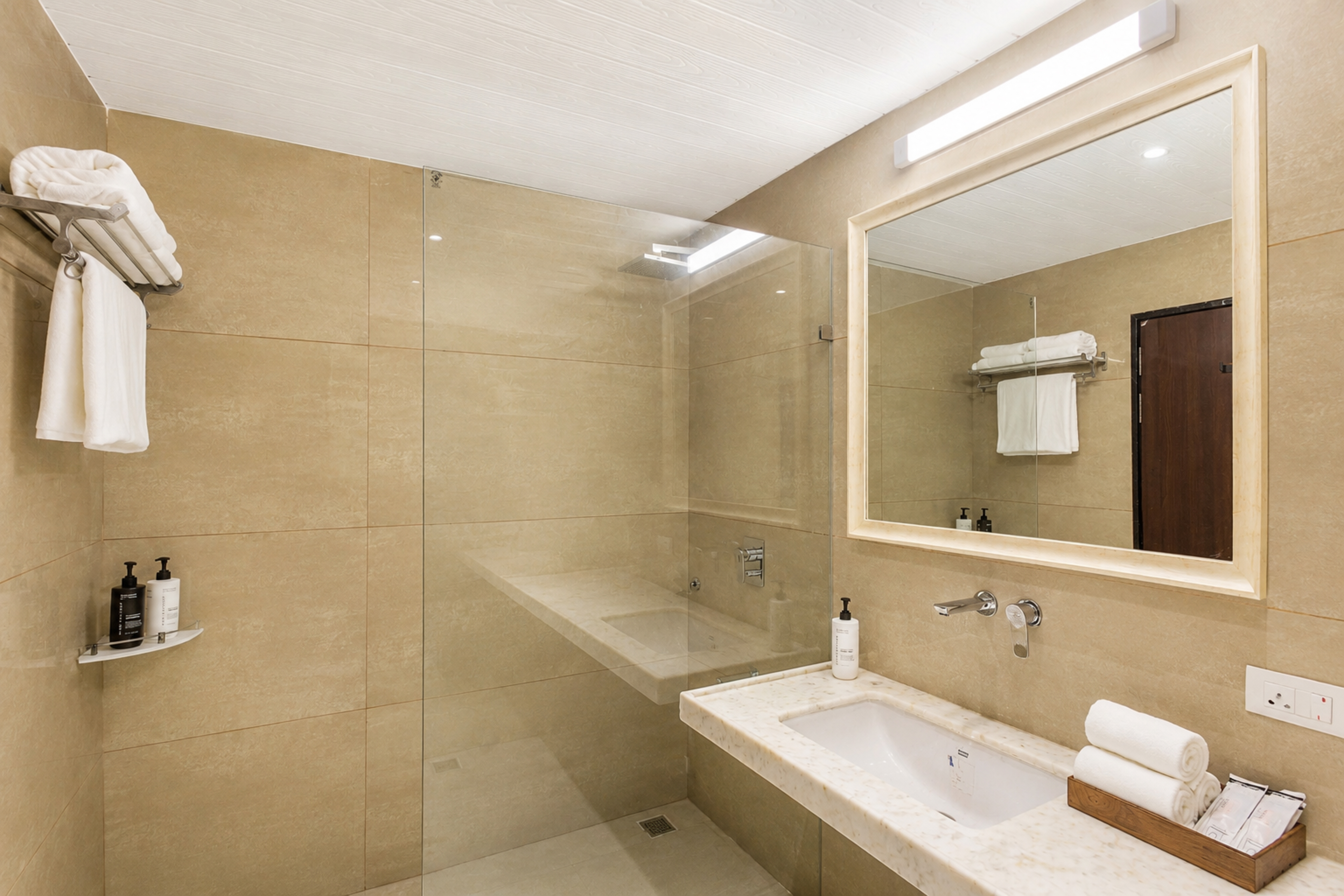 Amar Villa | 3-BHK Retreat with Private Pool & Garden near Karni Mata Temple — photo 18