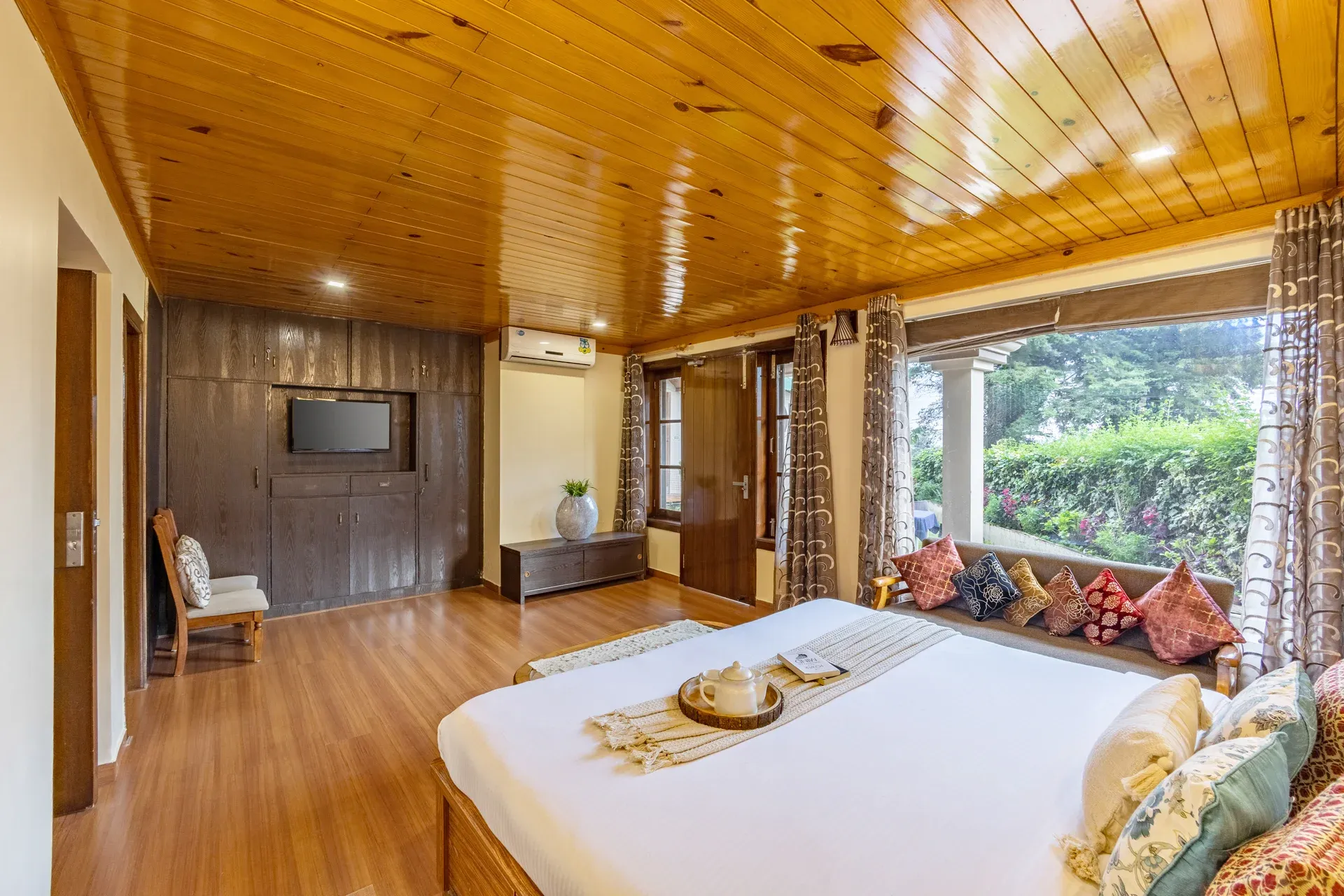 Villa Harmony | 2-BHK | Garden | Balcony | Hill view — photo 25