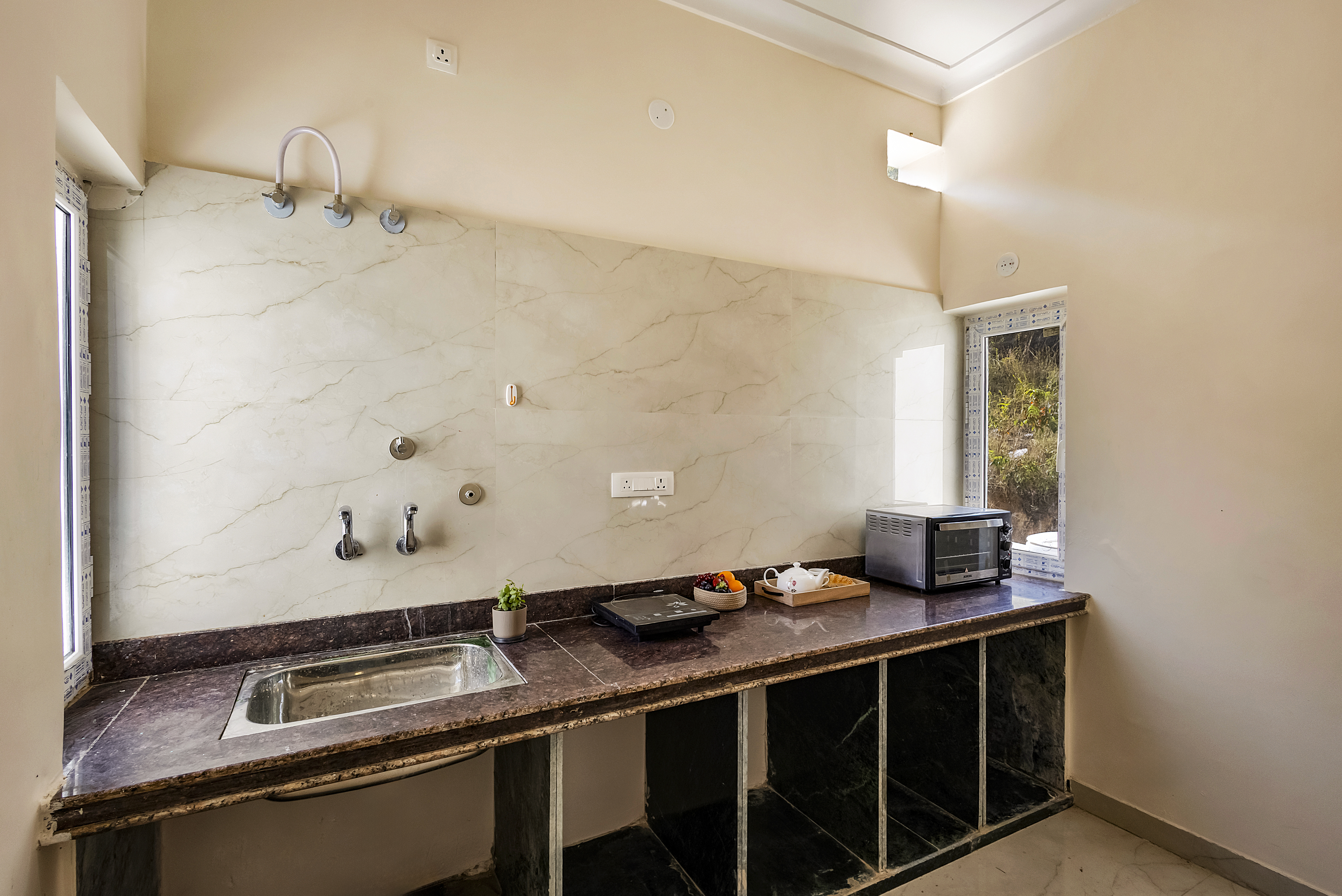 Mandovar Mountain Valley Retreat | 1-Pet-friendly Suite In a Private Estate with Shared Pool, Garden, Restaurant & Hill Views — photo 25