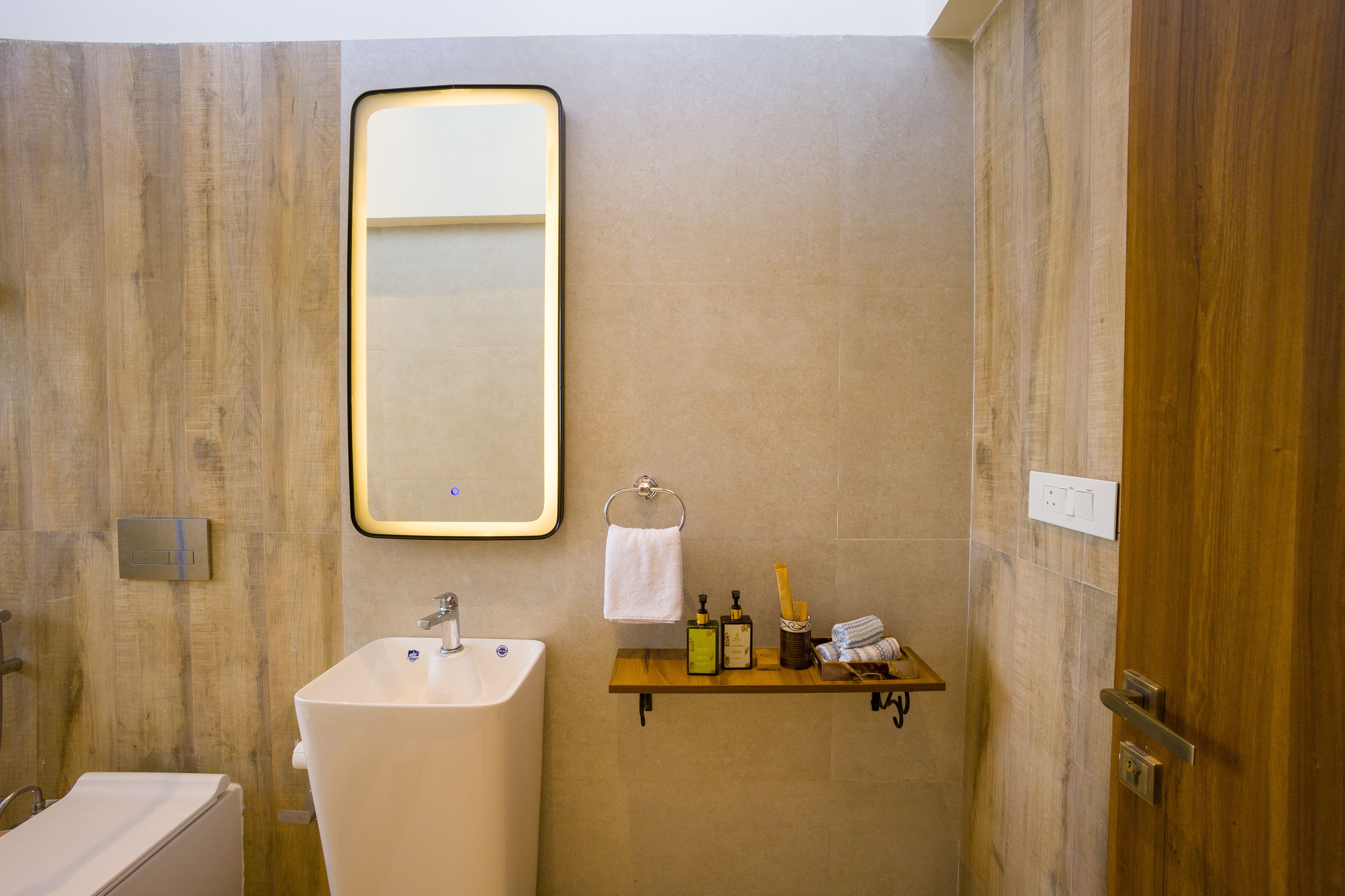 Antarmann Casa Ember | 2-BHK | Terrace | Lake View — photo 18