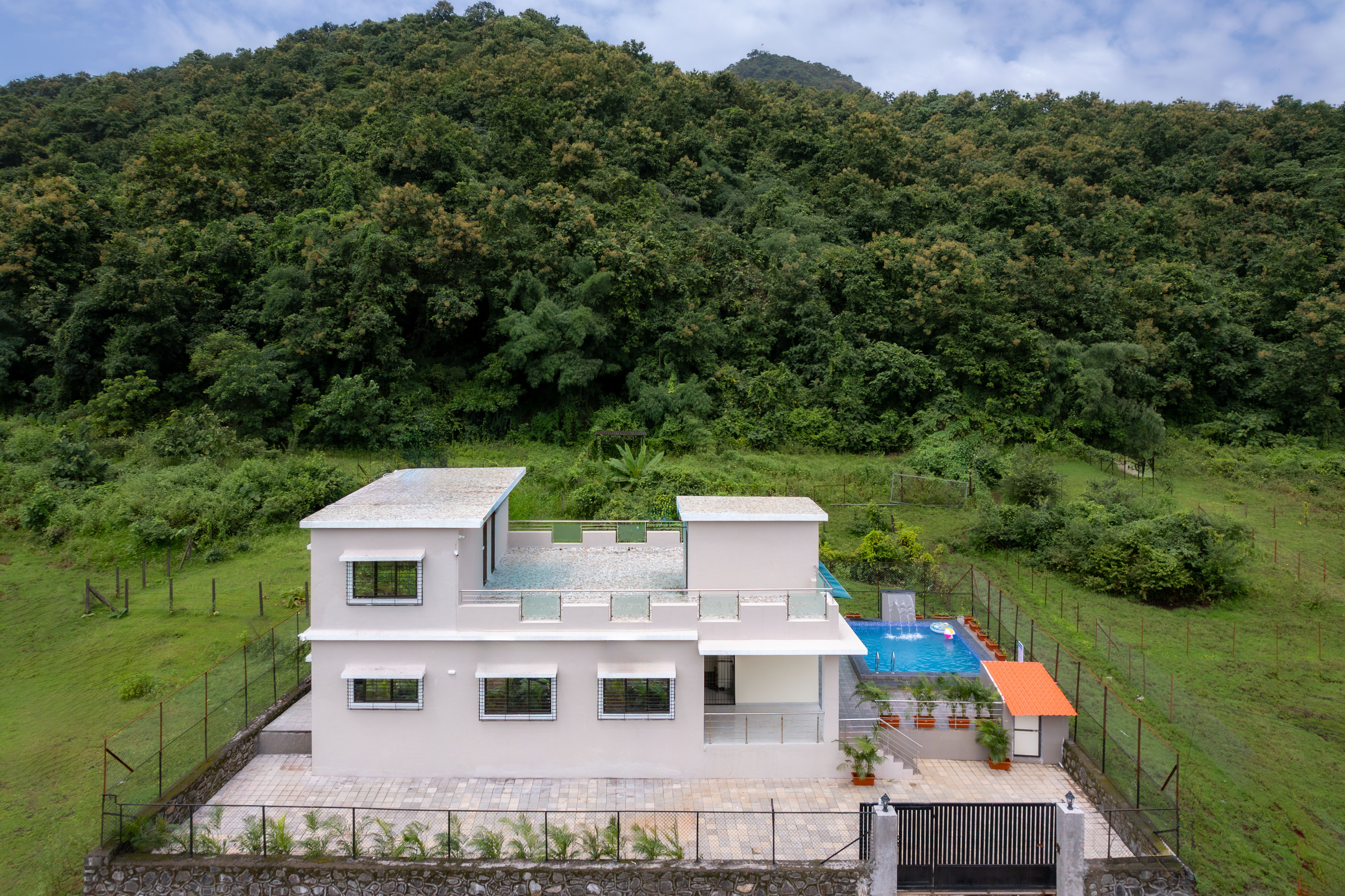 The Fernstead | Hillview 4-BHK Villa With Private Pool & Terrace; Near Major Beaches — photo 4