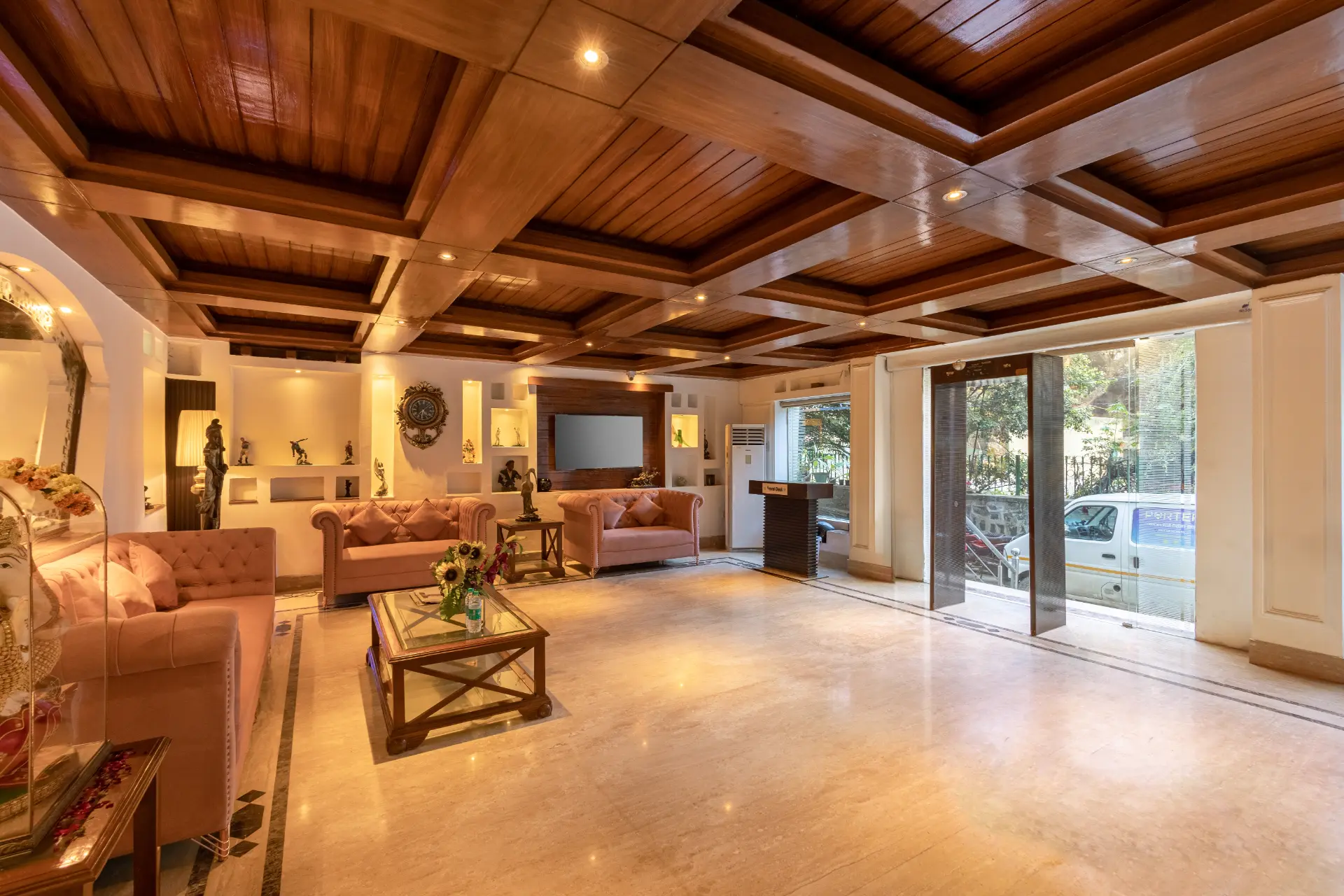 Emperor Palms | Executive | Restaurant | Lift — photo 13