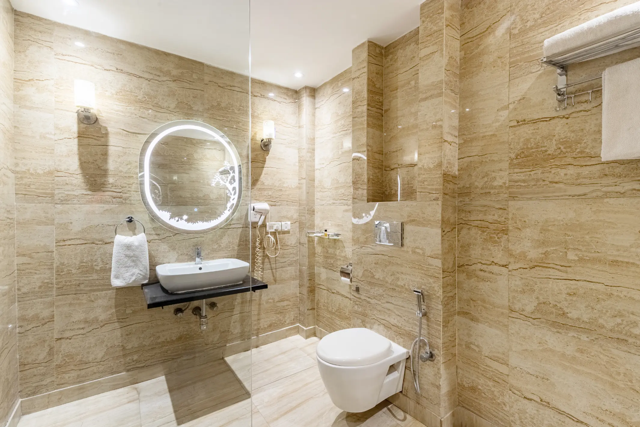 Emperor Palms | Executive | Restaurant | Lift — photo 15