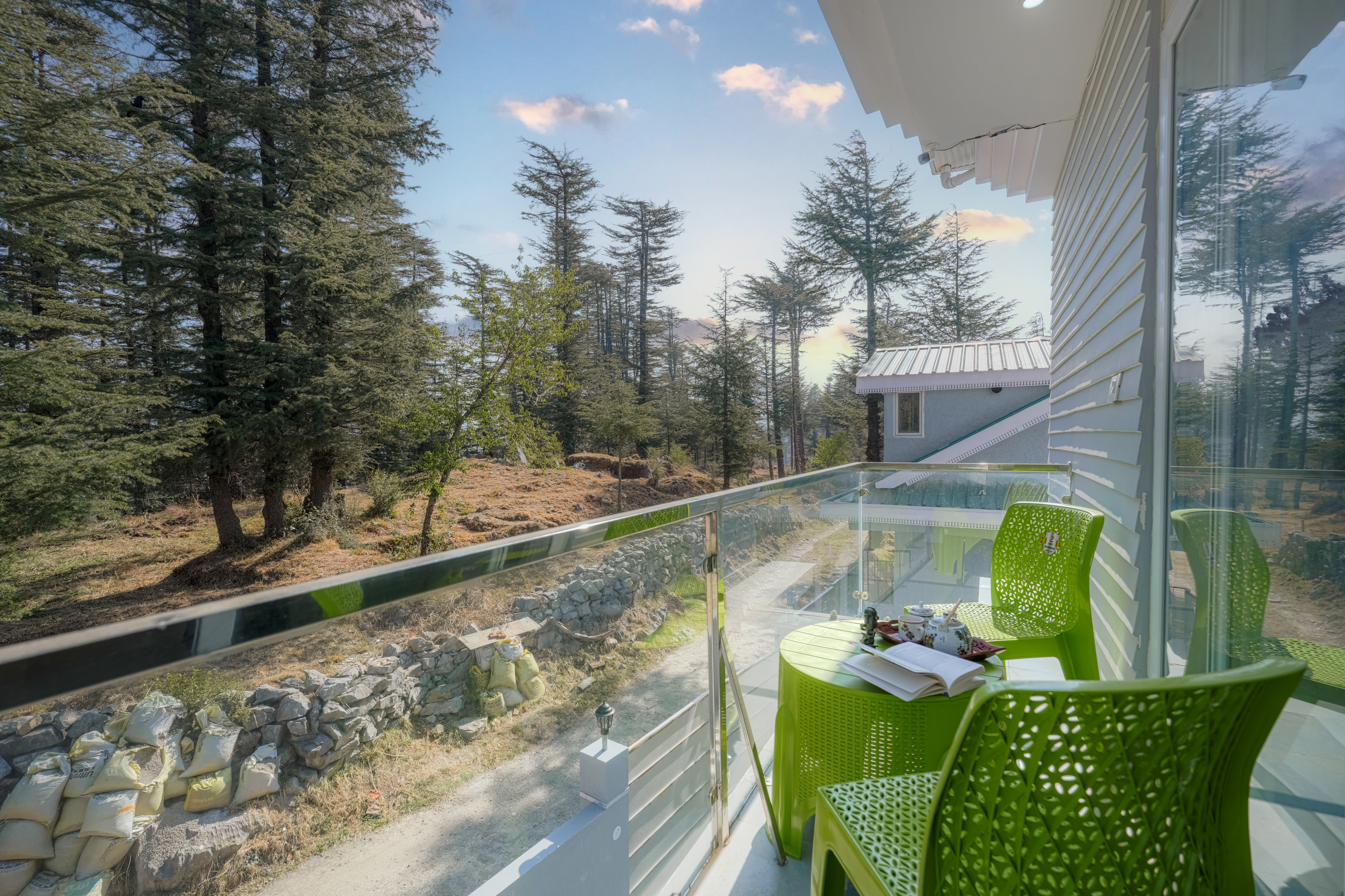The Ridgeview Retreat Olivia | Pet-friendly Room with Private Balcony, Common Lounge & Restro | Close to Naldehra — photo 12
