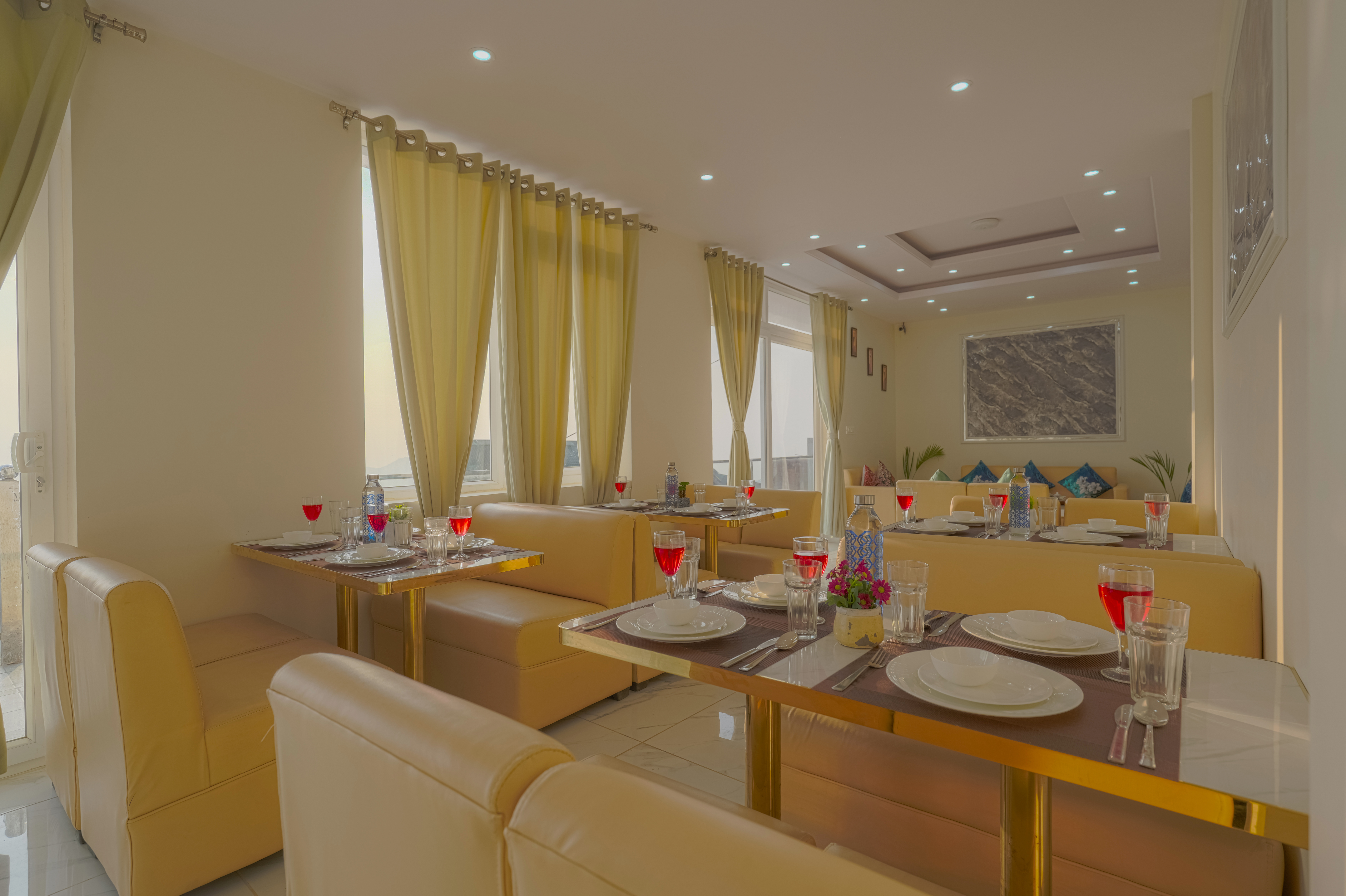The Ridgeview Retreat Olivia | Pet-friendly Room with Private Balcony, Common Lounge & Restro | Close to Naldehra — photo 10