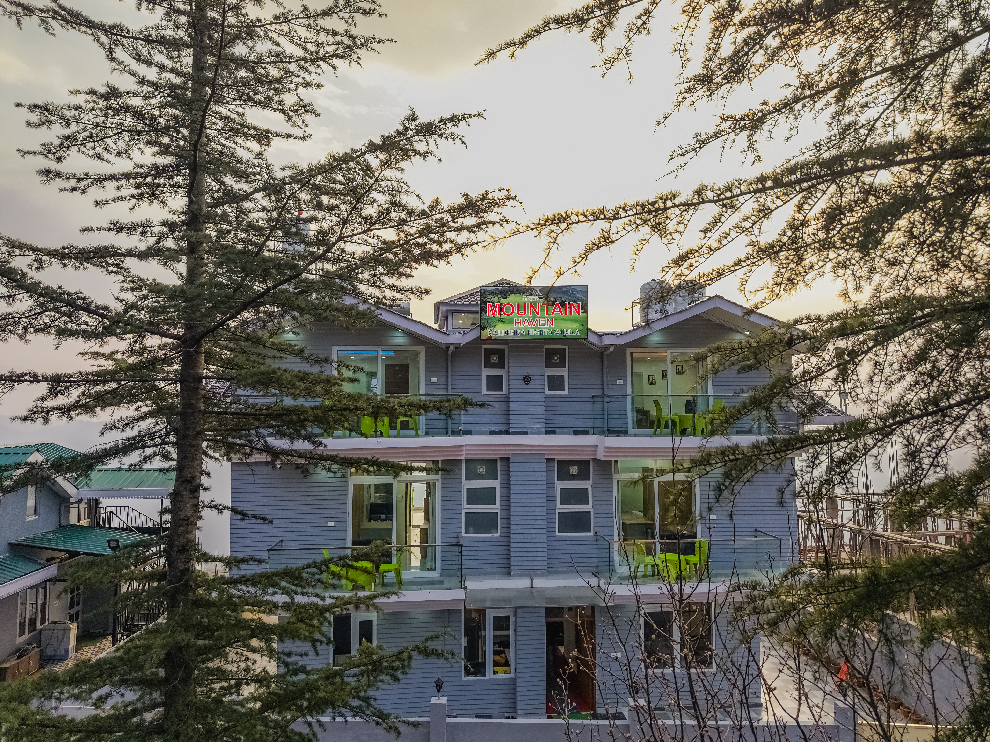 The Ridgeview Retreat Olivia | Pet-friendly Room with Private Balcony, Common Lounge & Restro | Close to Naldehra — photo 5