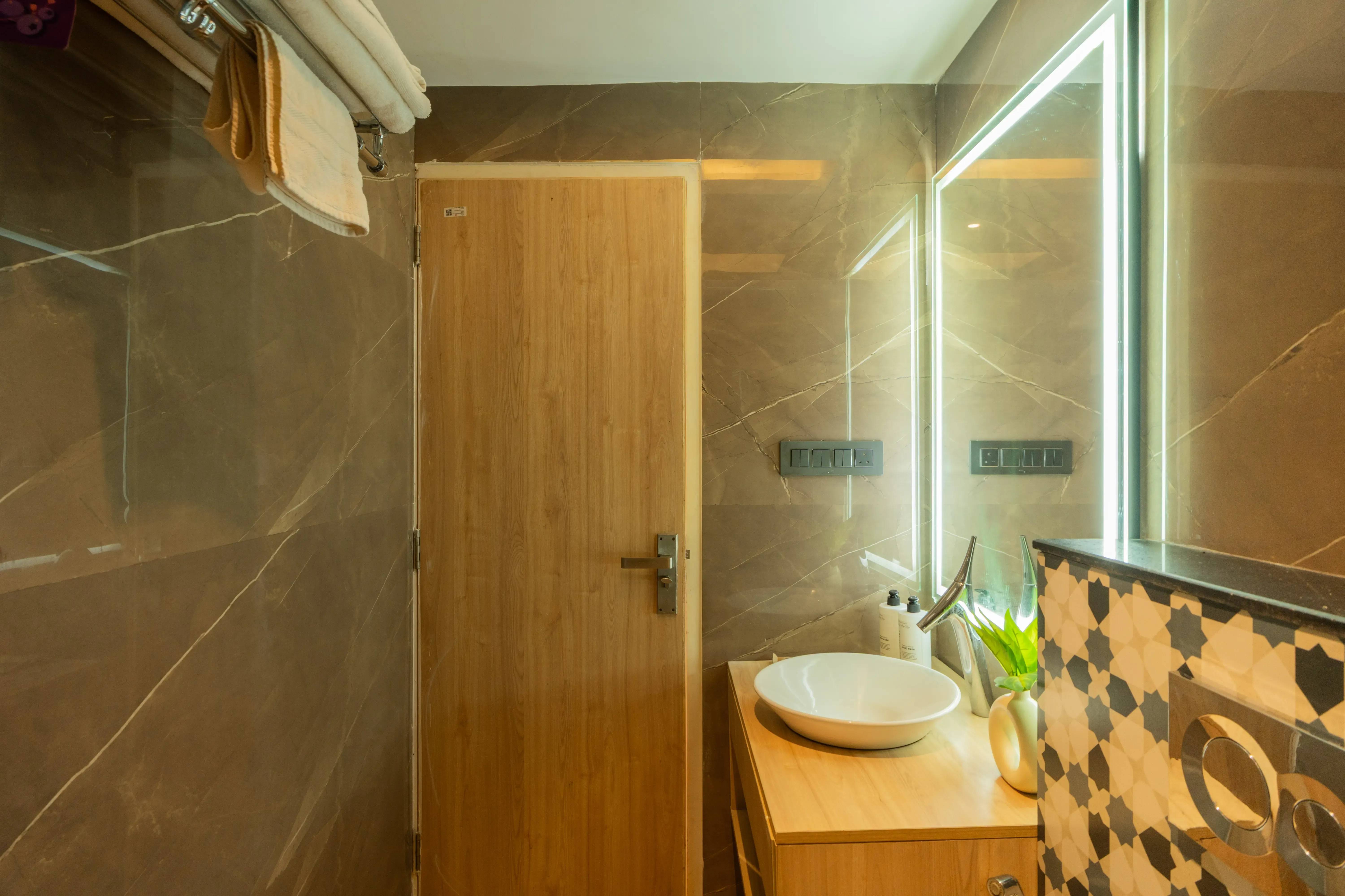 Gracias Bleu | 1-Room Retreat With Sea Views, Common Pool, & Restro Close to Ashwem Beach — photo 15