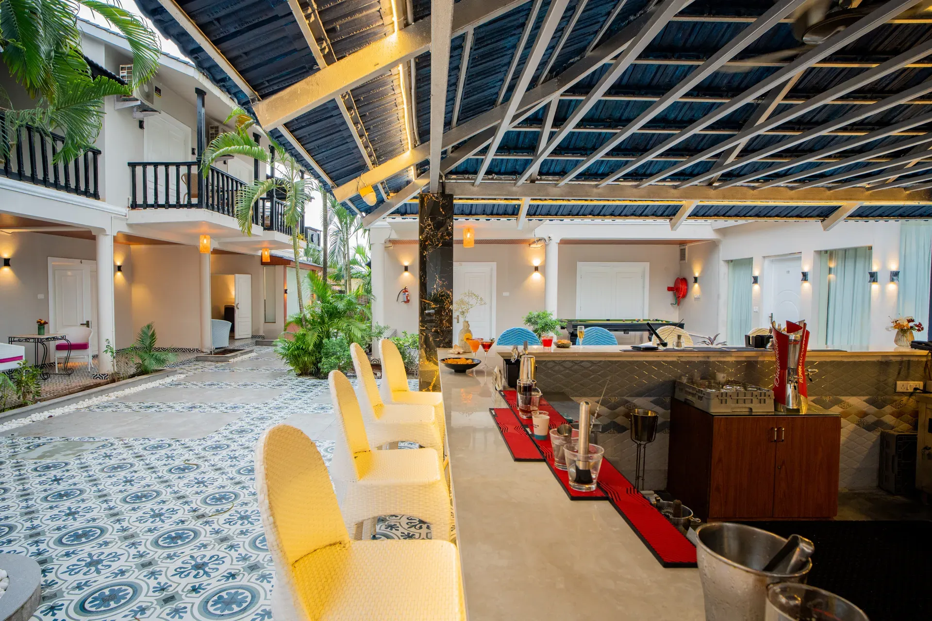 Emperor Ozran | Classic Room, Restaurant & Bar — photo 14