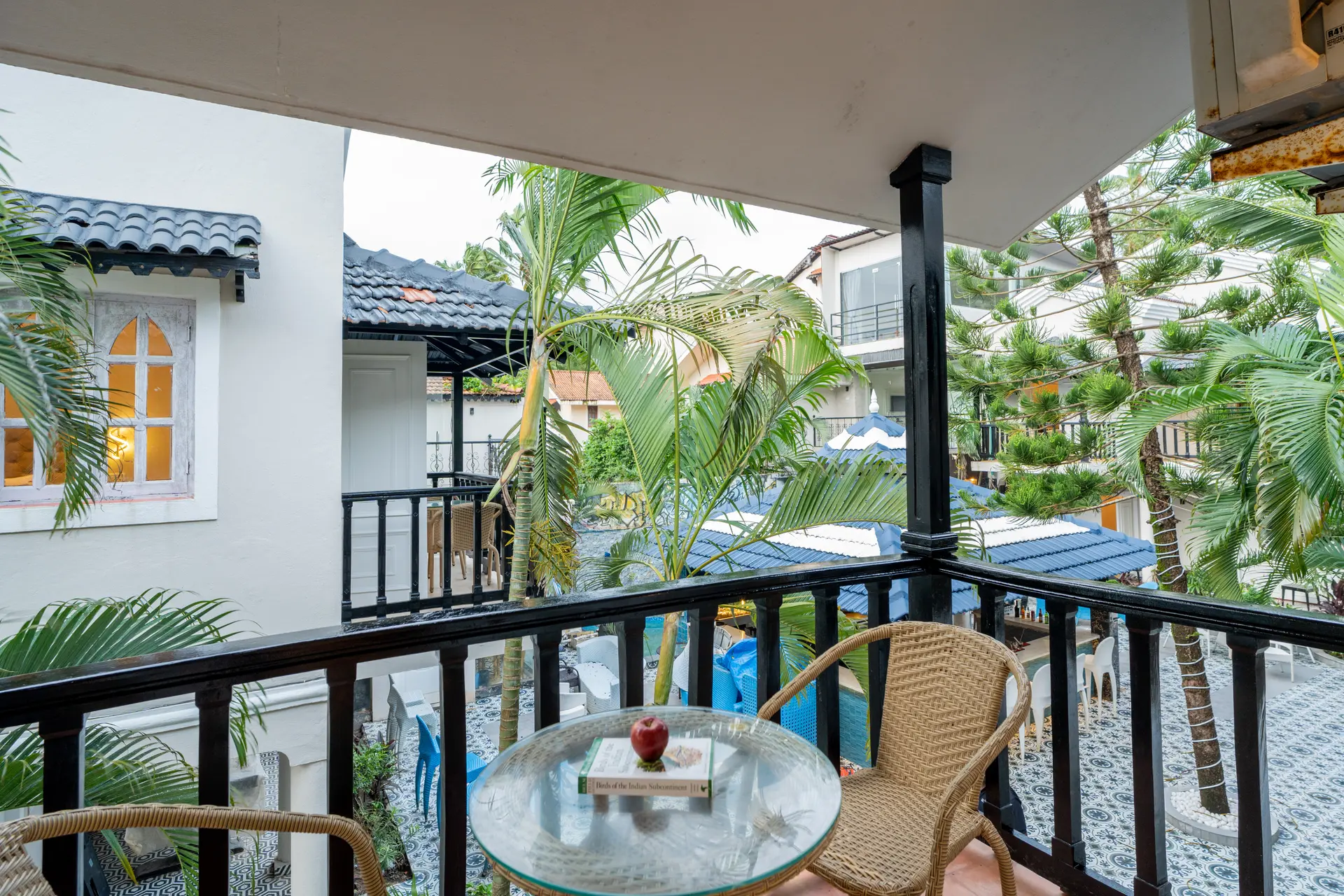 Emperor Ozran | Classic Room, Restaurant & Bar — photo 19