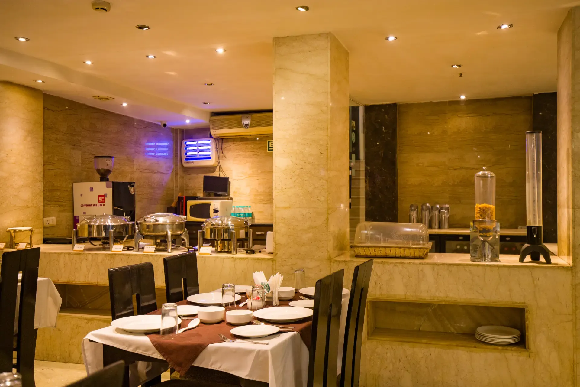 Emperor Palms | Emperor | Restaurant | Lift — photo 3