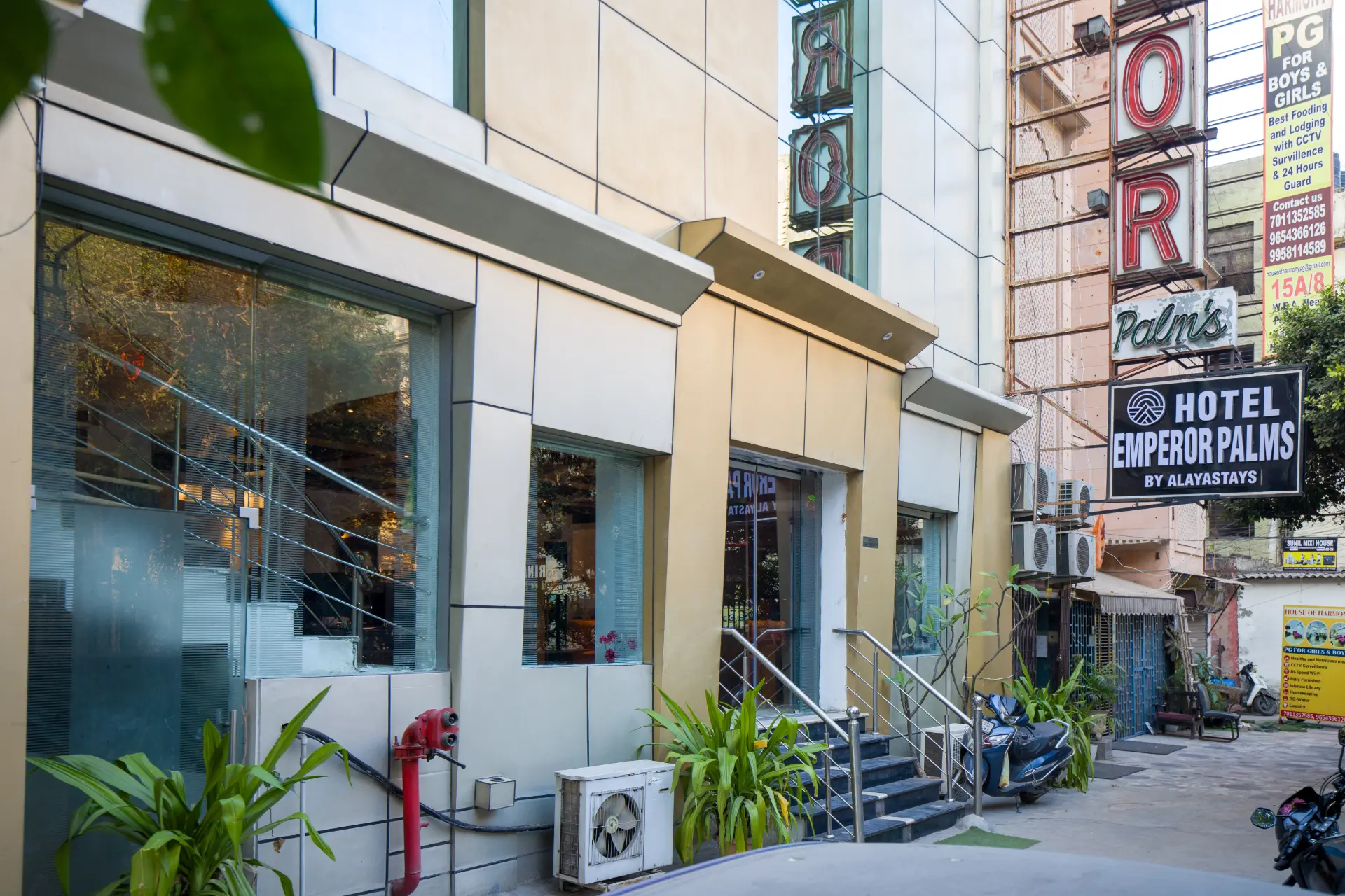 Emperor Palms | Emperor | Restaurant | Lift — photo 17