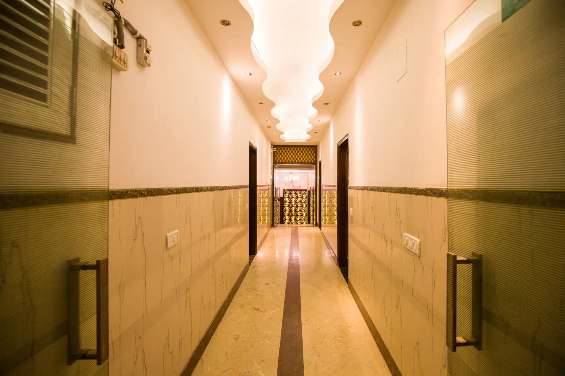 Emperor Palms | Emperor | Restaurant | Lift — photo 14
