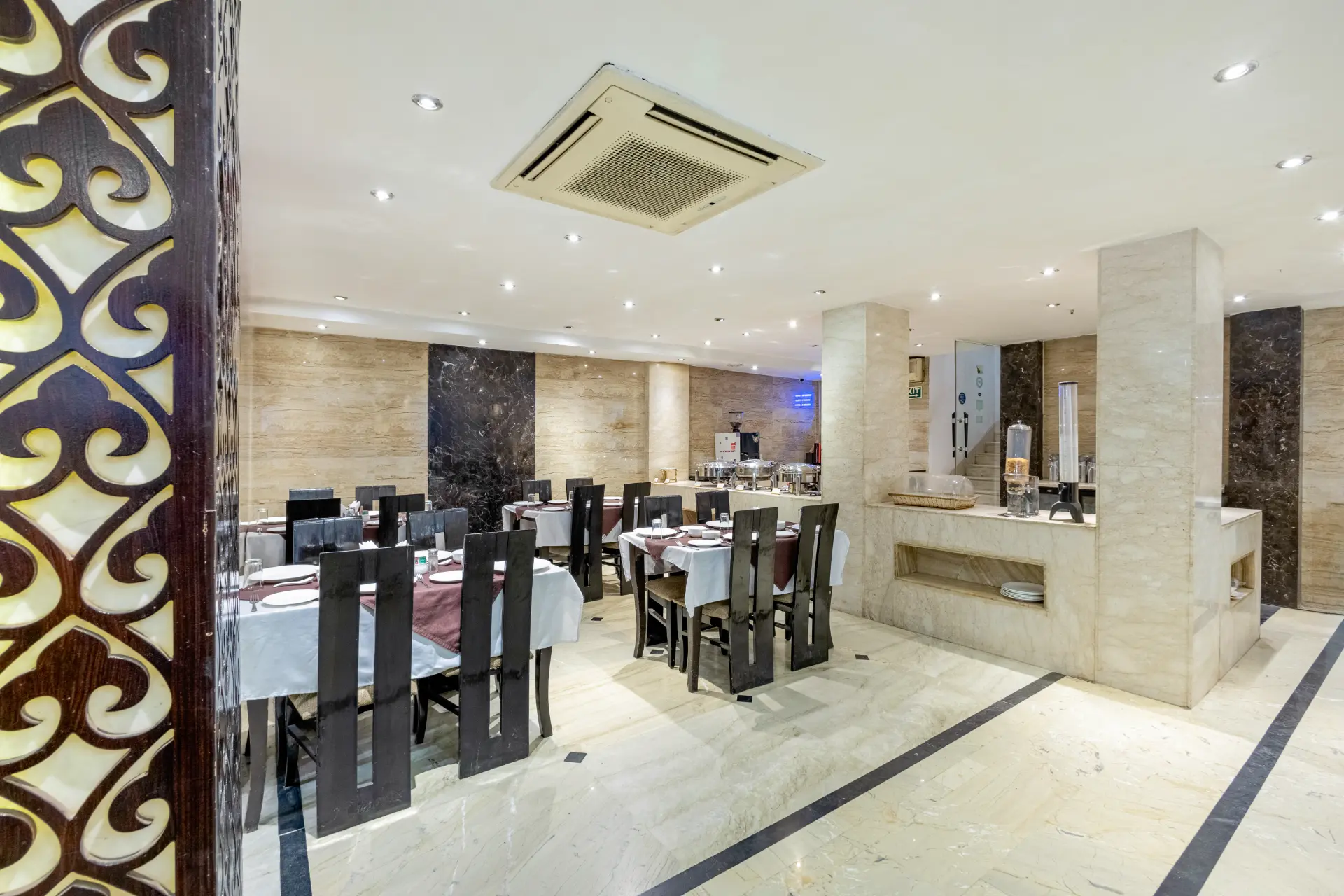 Emperor Palms | Emperor | Restaurant | Lift — photo 8