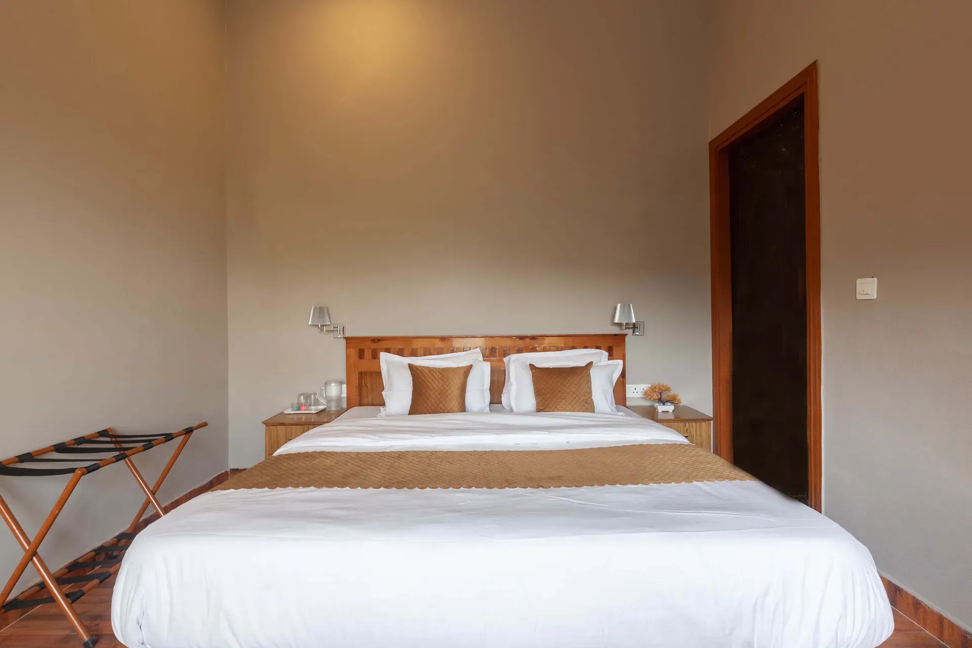 Amara Aether | 1 Bedroom | Outdoor Sitting Area | Hill Views | Pet friendly — photo 9