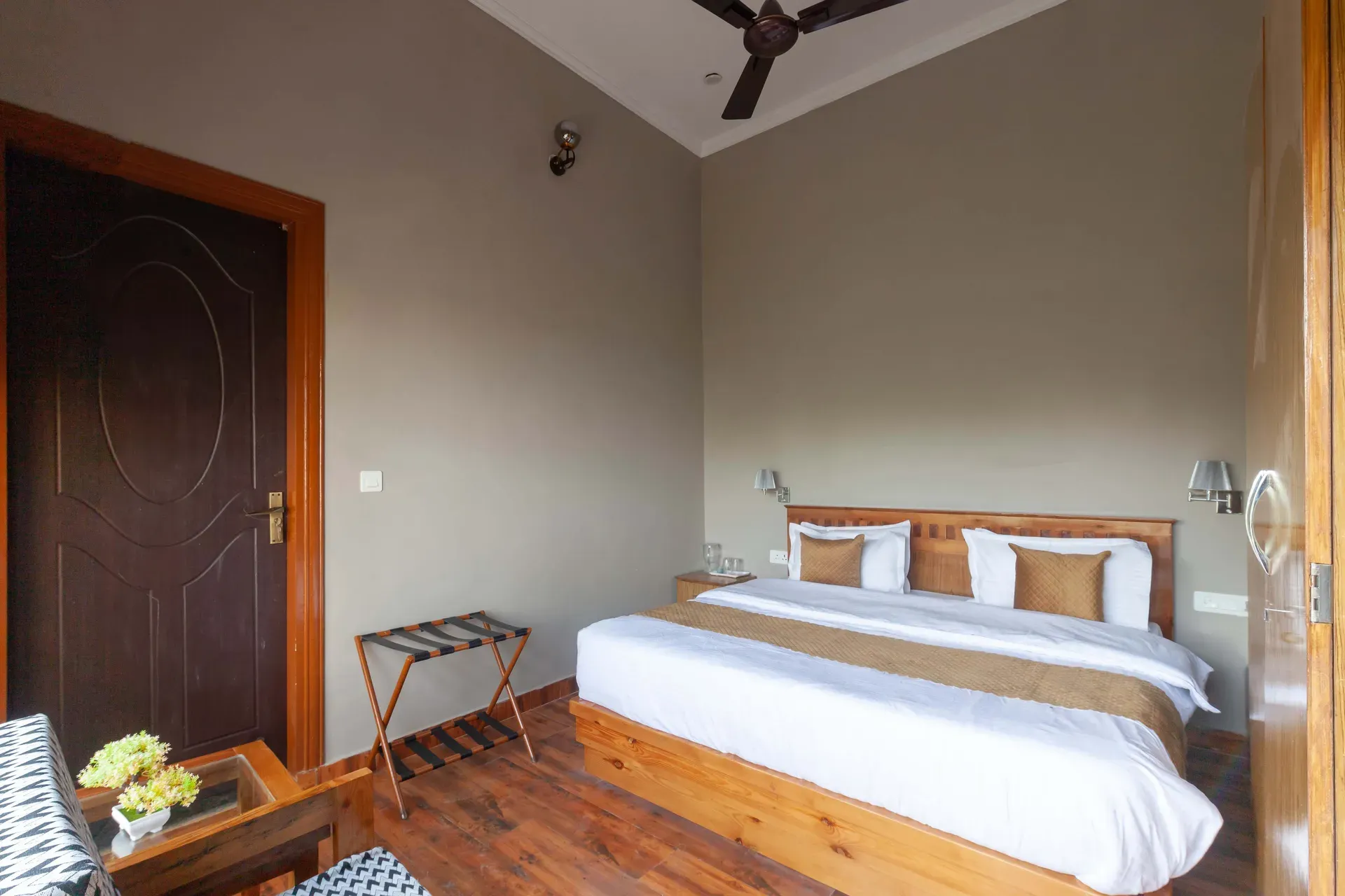 Amara Aether | 1 Bedroom | Outdoor Sitting Area | Hill Views | Pet friendly — photo 8