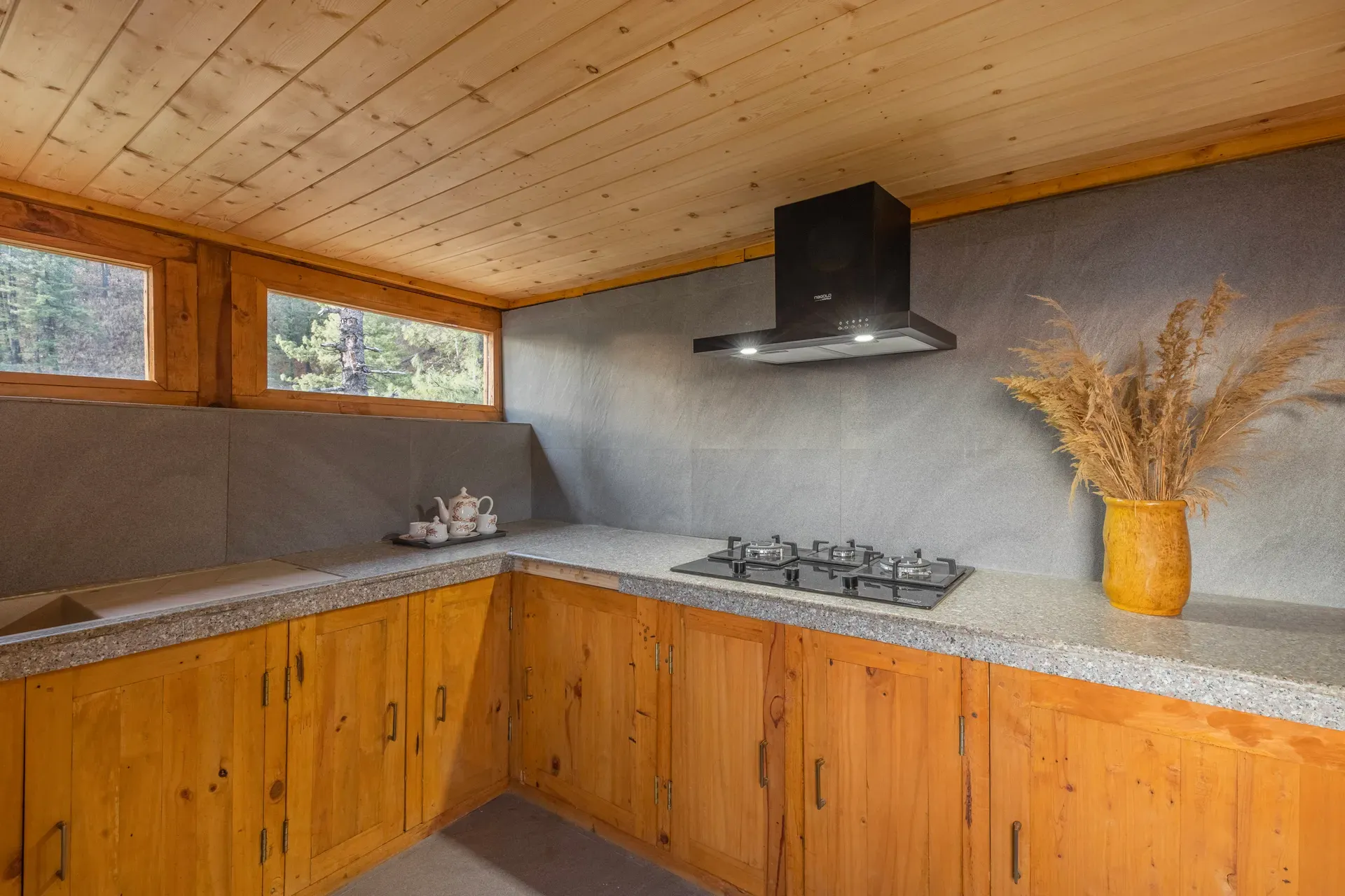 Everly | Pet-friendly Traditional 1-Bedroom Retreat With Attic, Sauna & Garden — photo 13