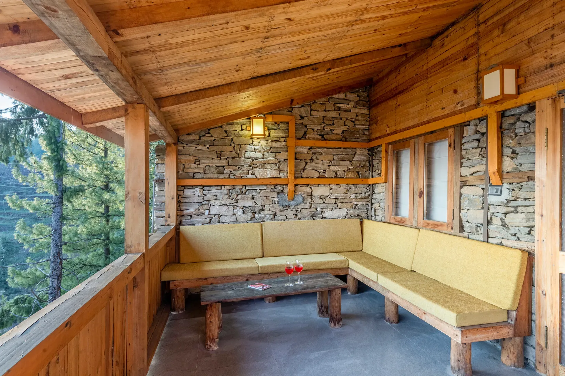Everly | Pet-friendly Traditional 1-Bedroom Retreat With Attic, Sauna & Garden — photo 4