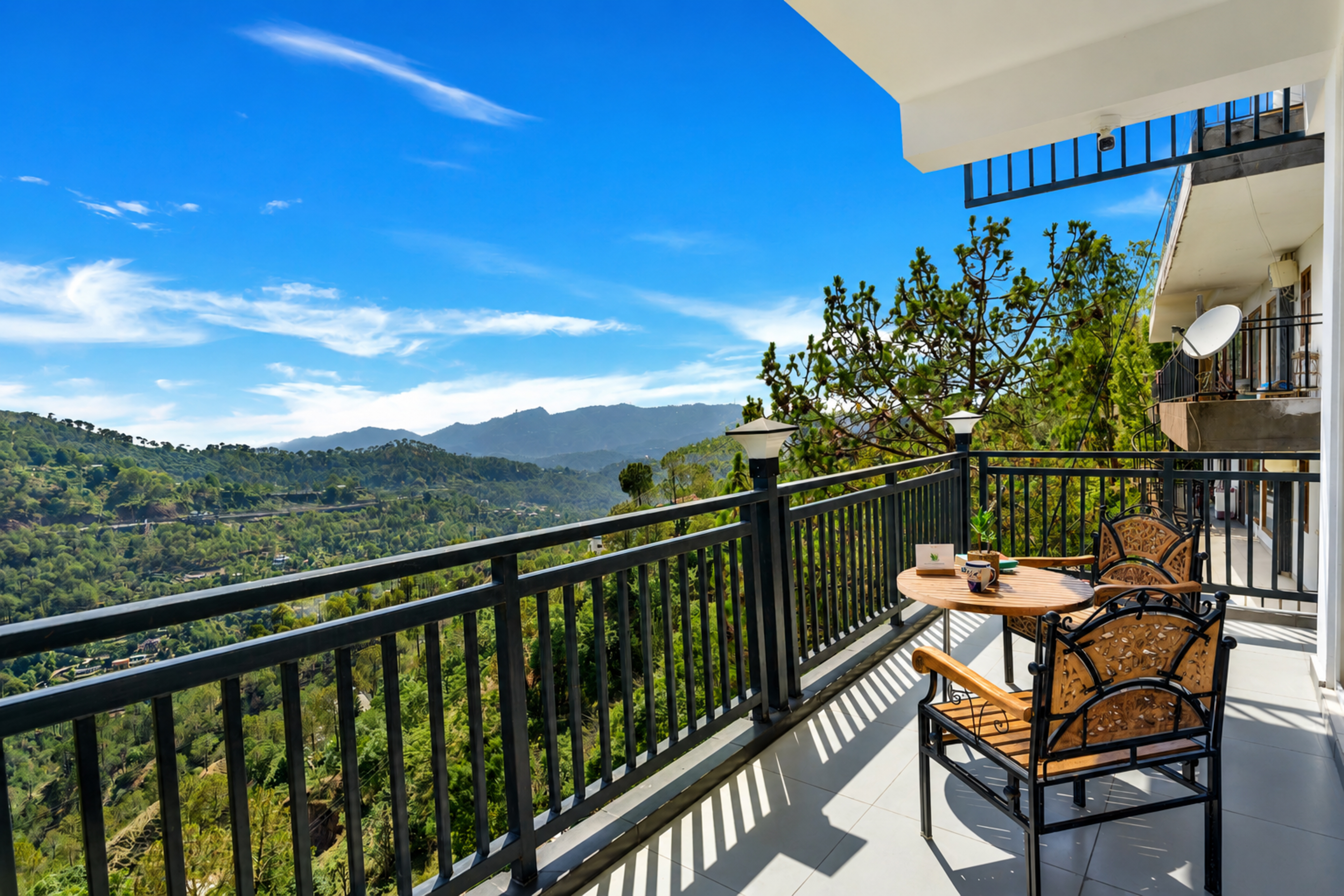 Mist & Manor Maple | Pet-friendly 6-BHK Apartment with Shared Game Zone, Outdoor Seating Areas & 360 Panoramic Views — photo 25