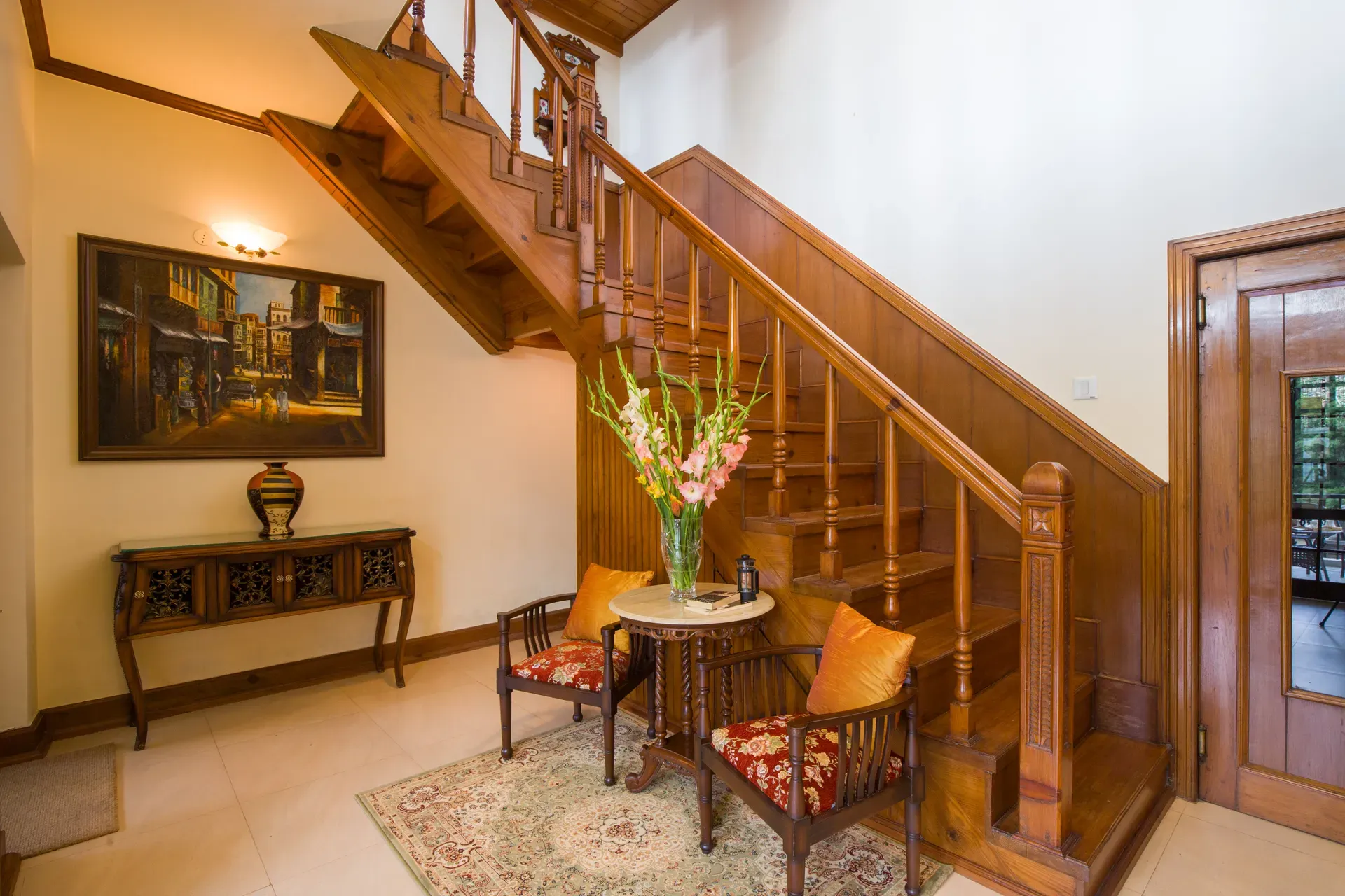 The Meadow | Elegant 3-BHK Hill Retreat With Entertainment Lounge & Terrace — photo 7