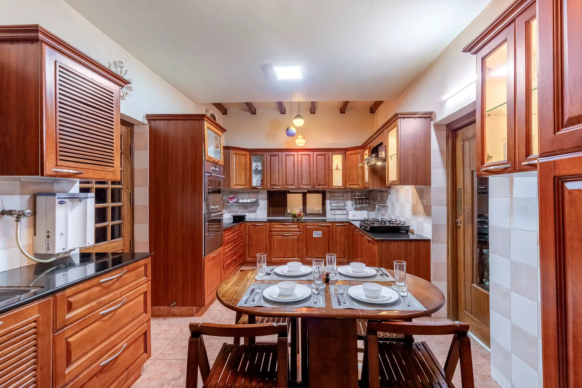 The Meadow | Elegant 3-BHK Hill Retreat With Entertainment Lounge & Terrace — photo 17