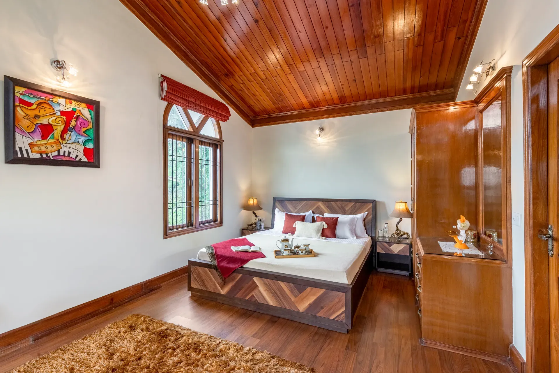 The Meadow | Elegant 3-BHK Hill Retreat With Entertainment Lounge & Terrace — photo 23