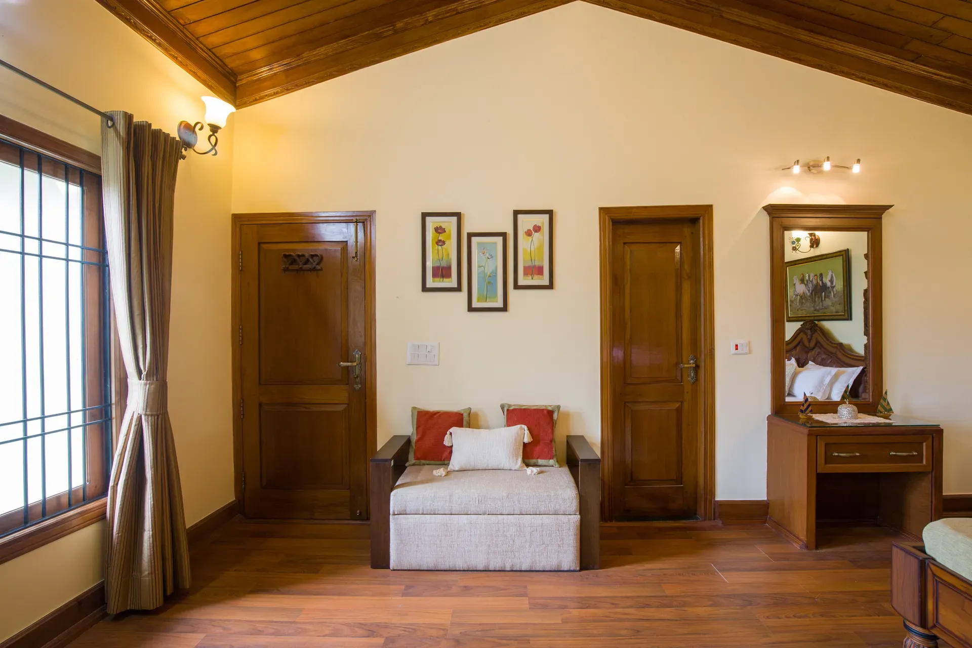 The Meadow | Elegant 3-BHK Hill Retreat With Entertainment Lounge & Terrace — photo 24