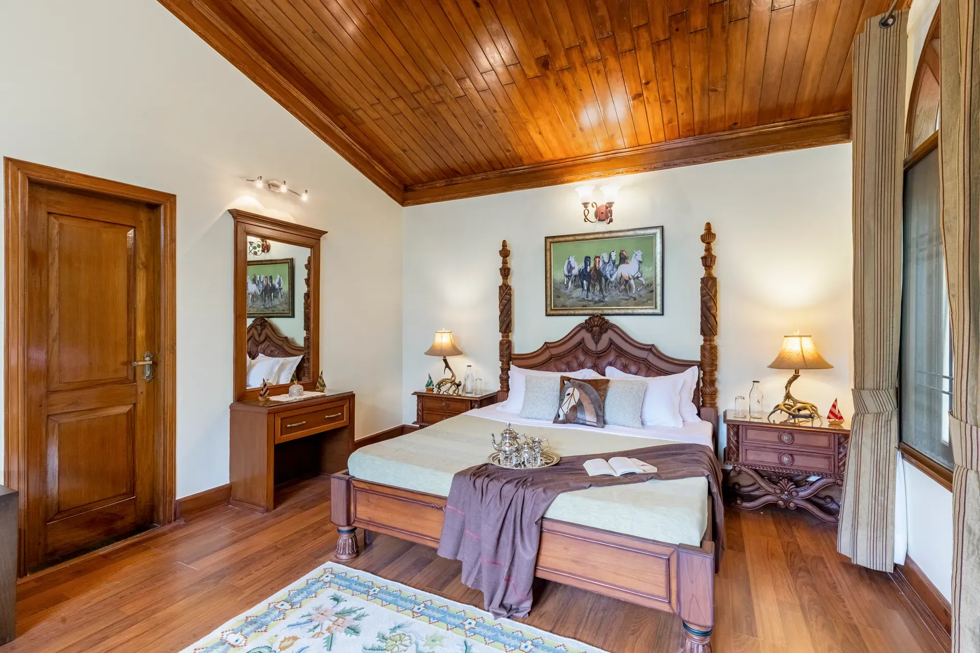 The Meadow | Elegant 3-BHK Hill Retreat With Entertainment Lounge & Terrace — photo 21