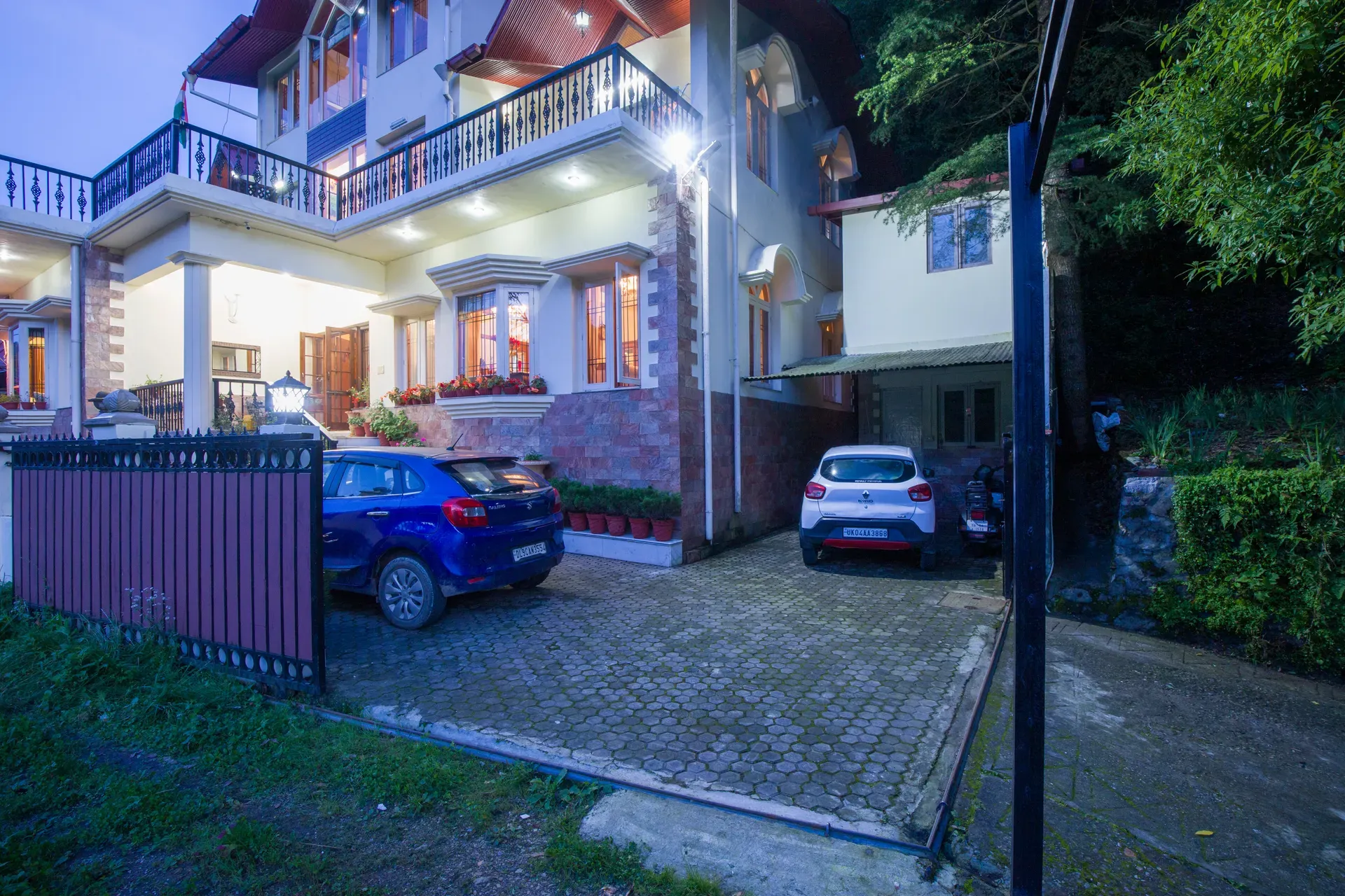 The Meadow | Elegant 3-BHK Hill Retreat With Entertainment Lounge & Terrace — photo 27