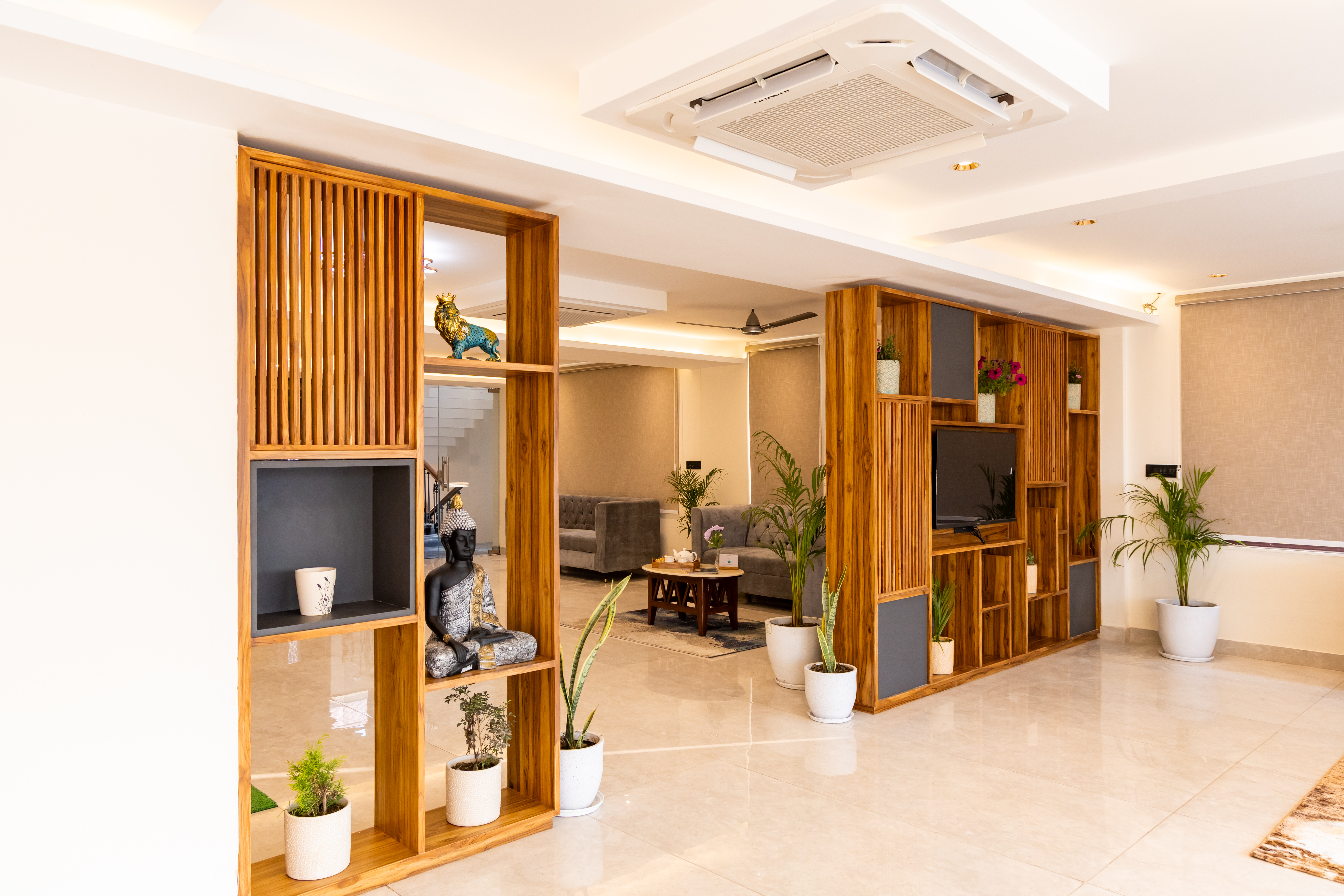 Anandam In The Himalayas Indigo | Suite With Restaurant, Lift & Lounge Near Triveni Ghat — photo 6