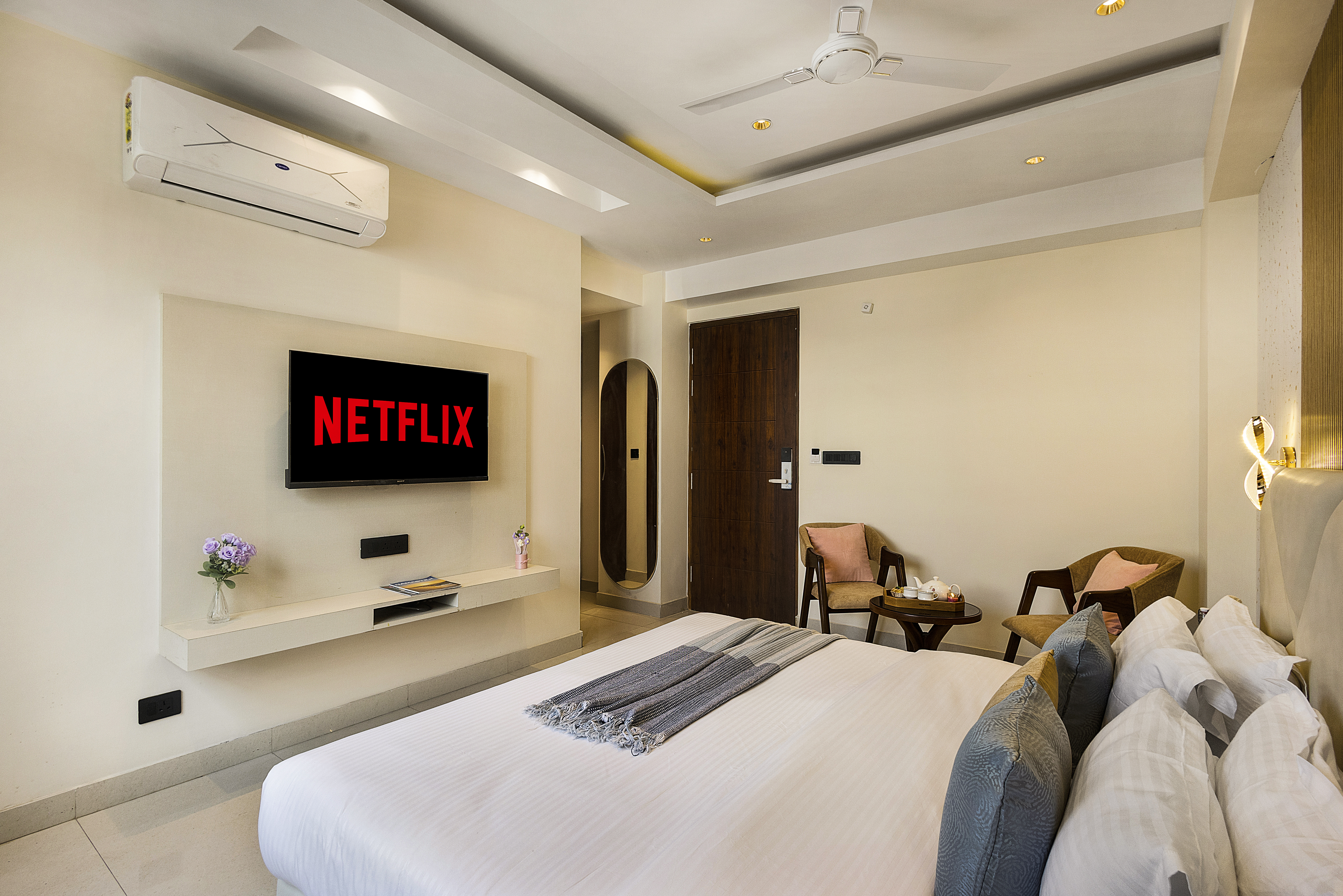 Anandam In The Himalayas Indigo | Suite With Restaurant, Lift & Lounge Near Triveni Ghat — photo 16