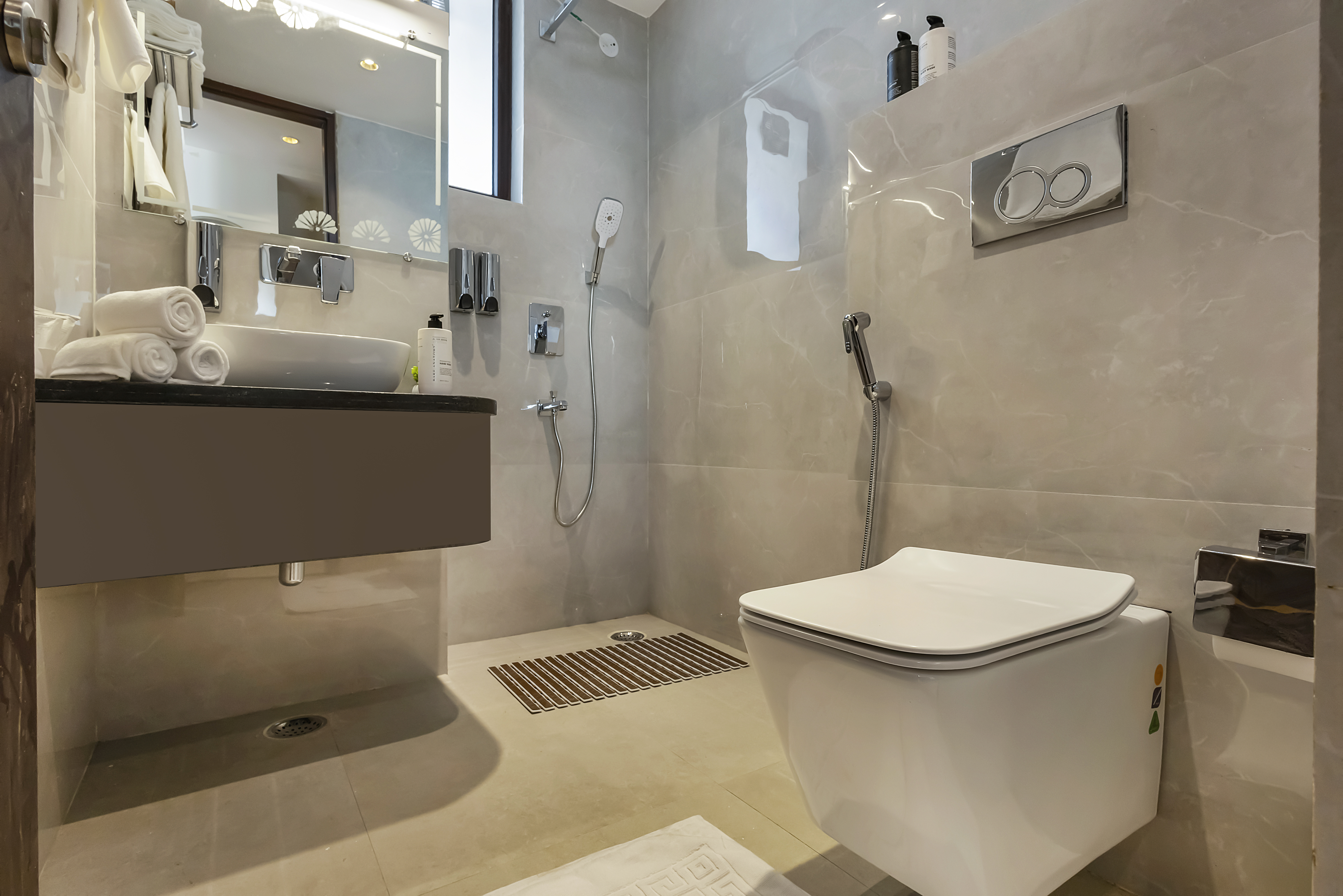 Anandam In The Himalayas Indigo | Suite With Restaurant, Lift & Lounge Near Triveni Ghat — photo 10