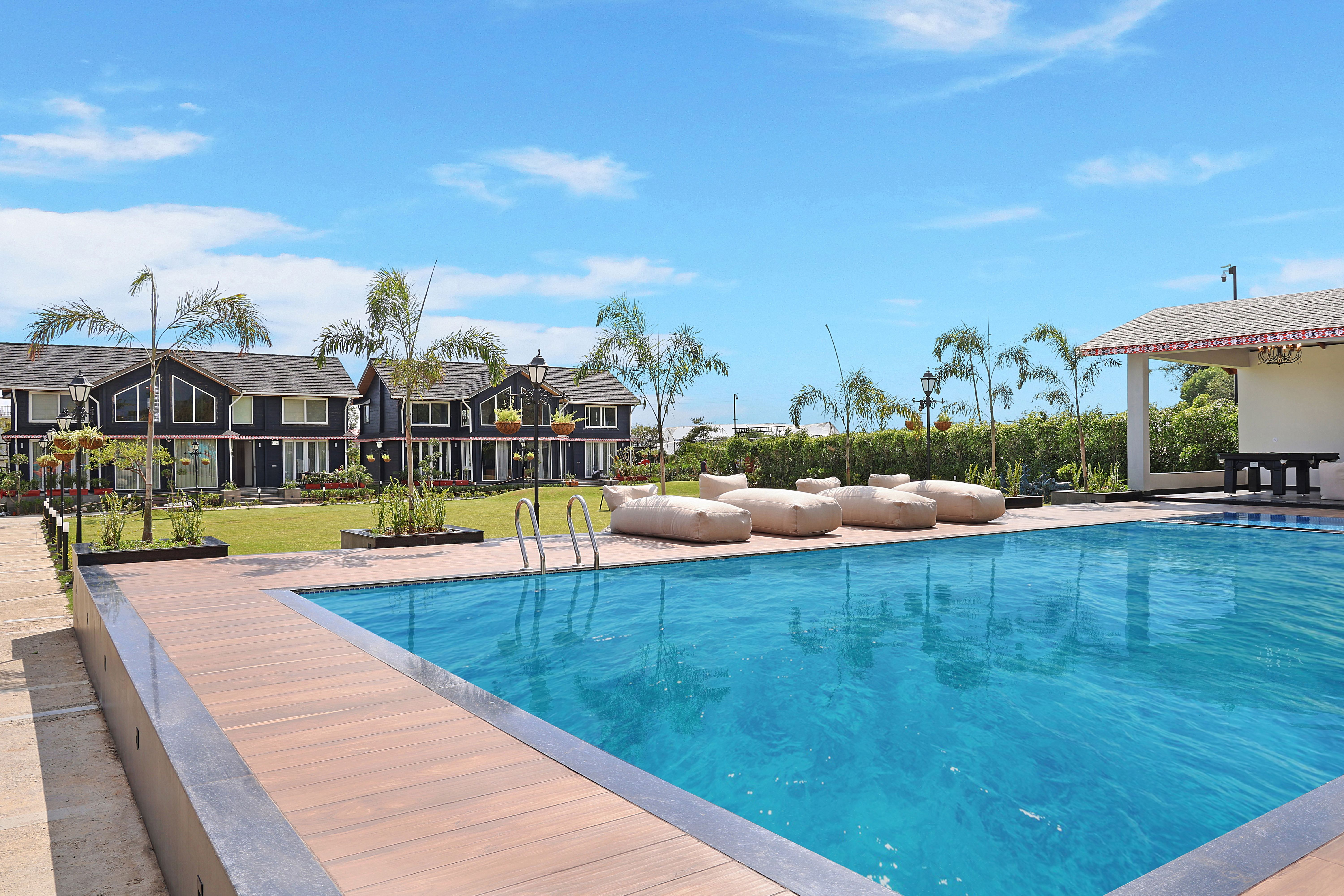 Esh Cottage Hazel | 1 Hillview Suite With Shared Pool, Lush Garden, & Restaurant — photo 21
