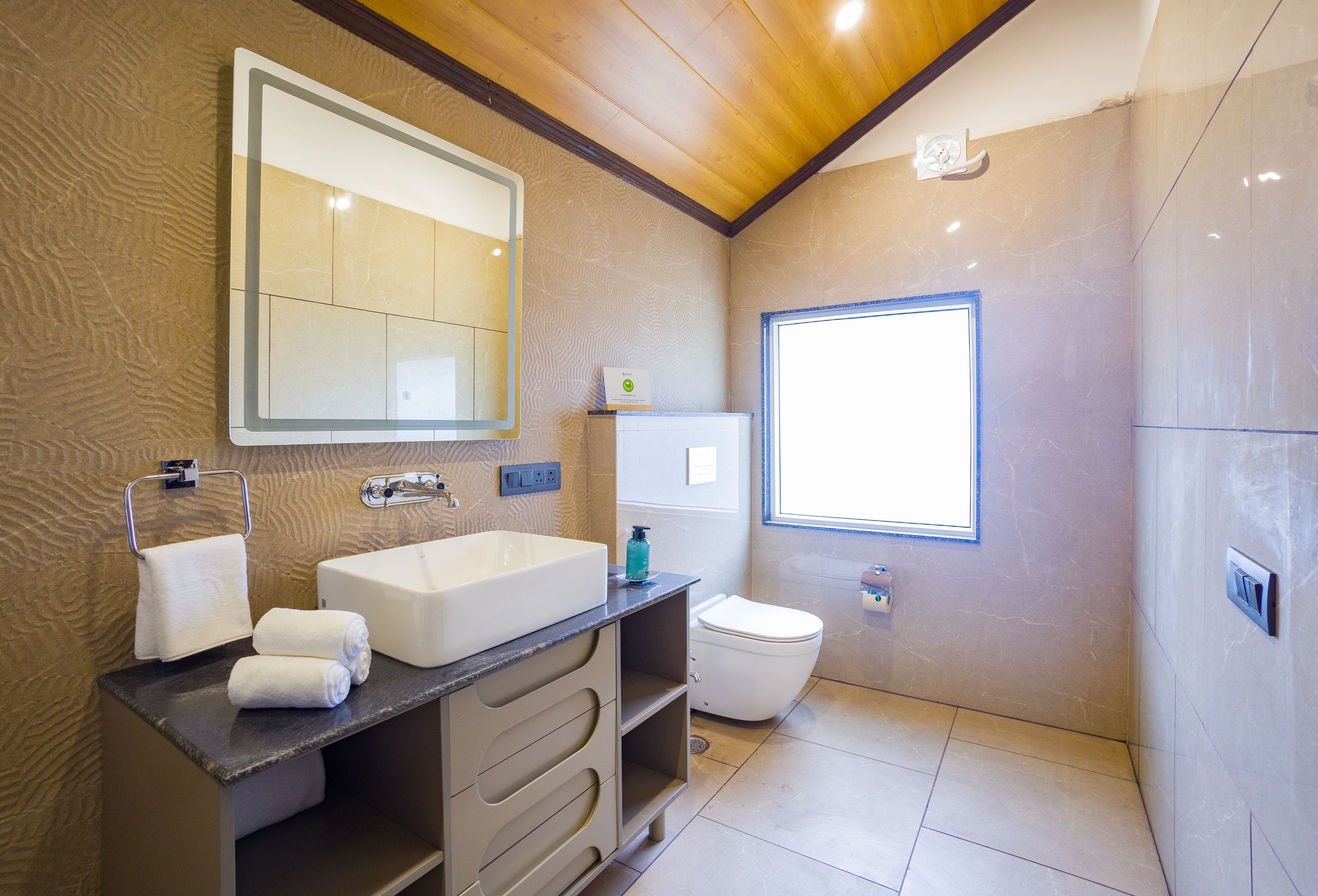 Esh Cottage Hazel | 1 Hillview Suite With Shared Pool, Lush Garden, & Restaurant — photo 15