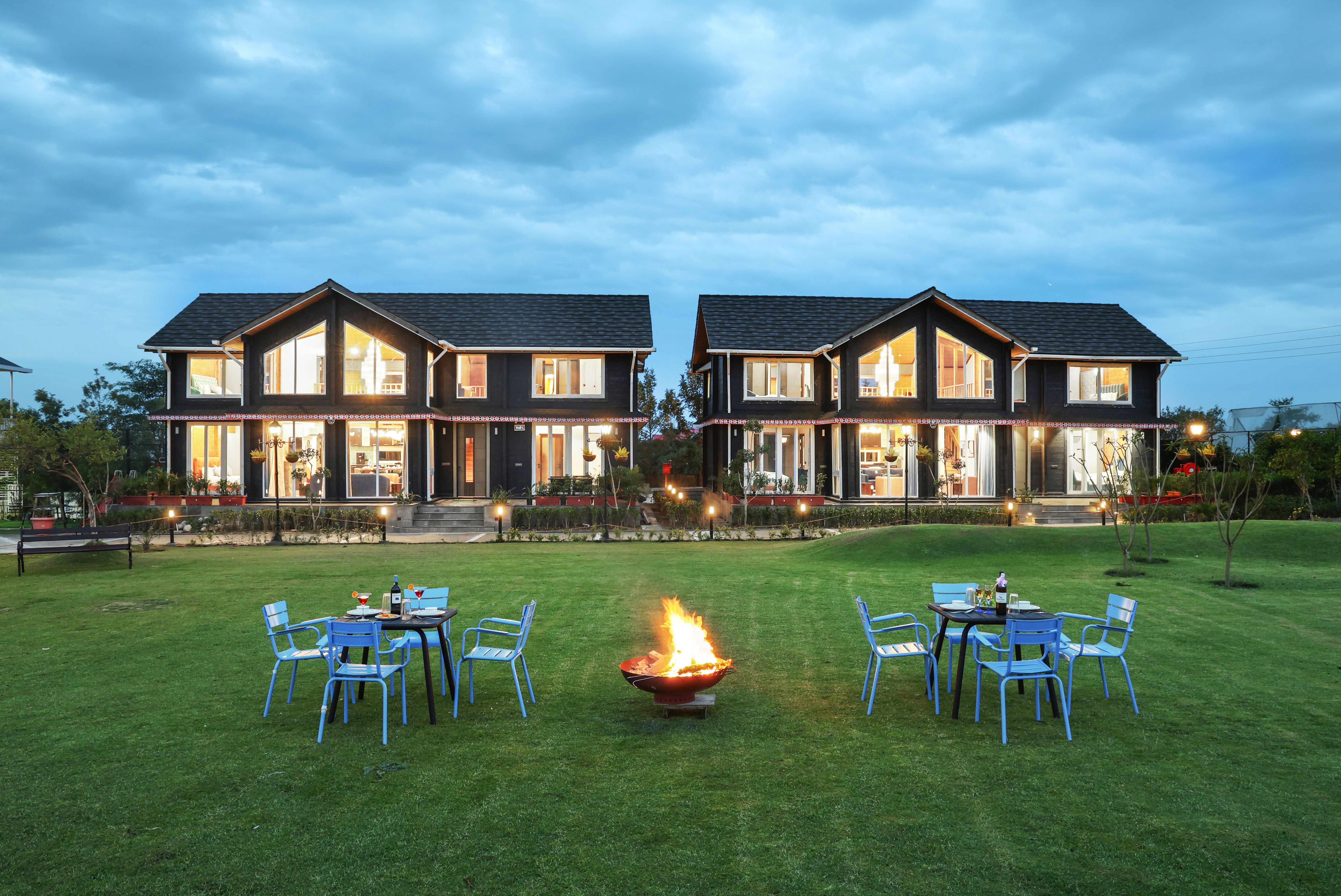 Esh Cottage Hazel | 1 Hillview Suite With Shared Pool, Lush Garden, & Restaurant