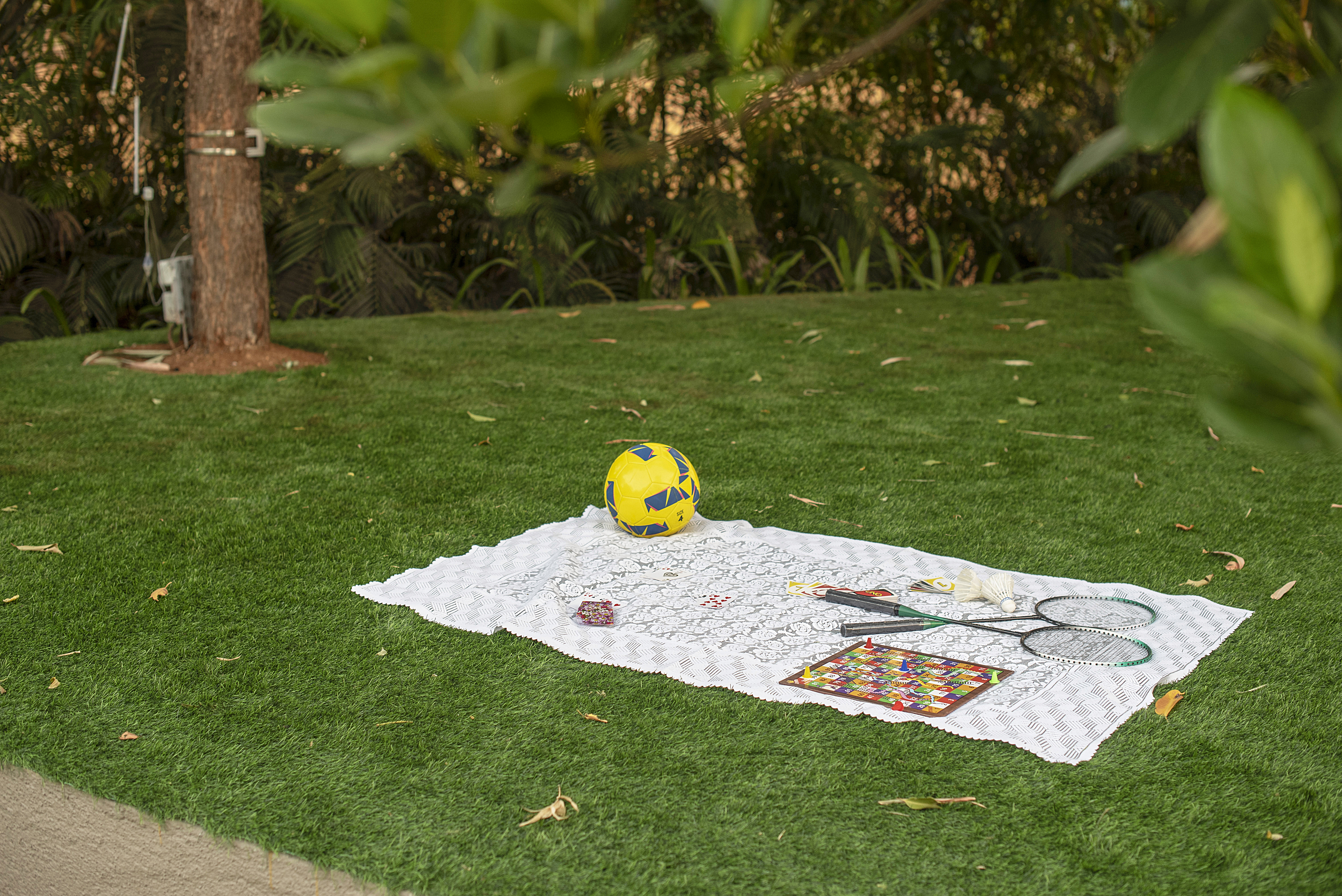 The Crescent Palm Grove | Boutique Suite in a Resort with Shared Game Room, Garden and Restaurant — photo 26