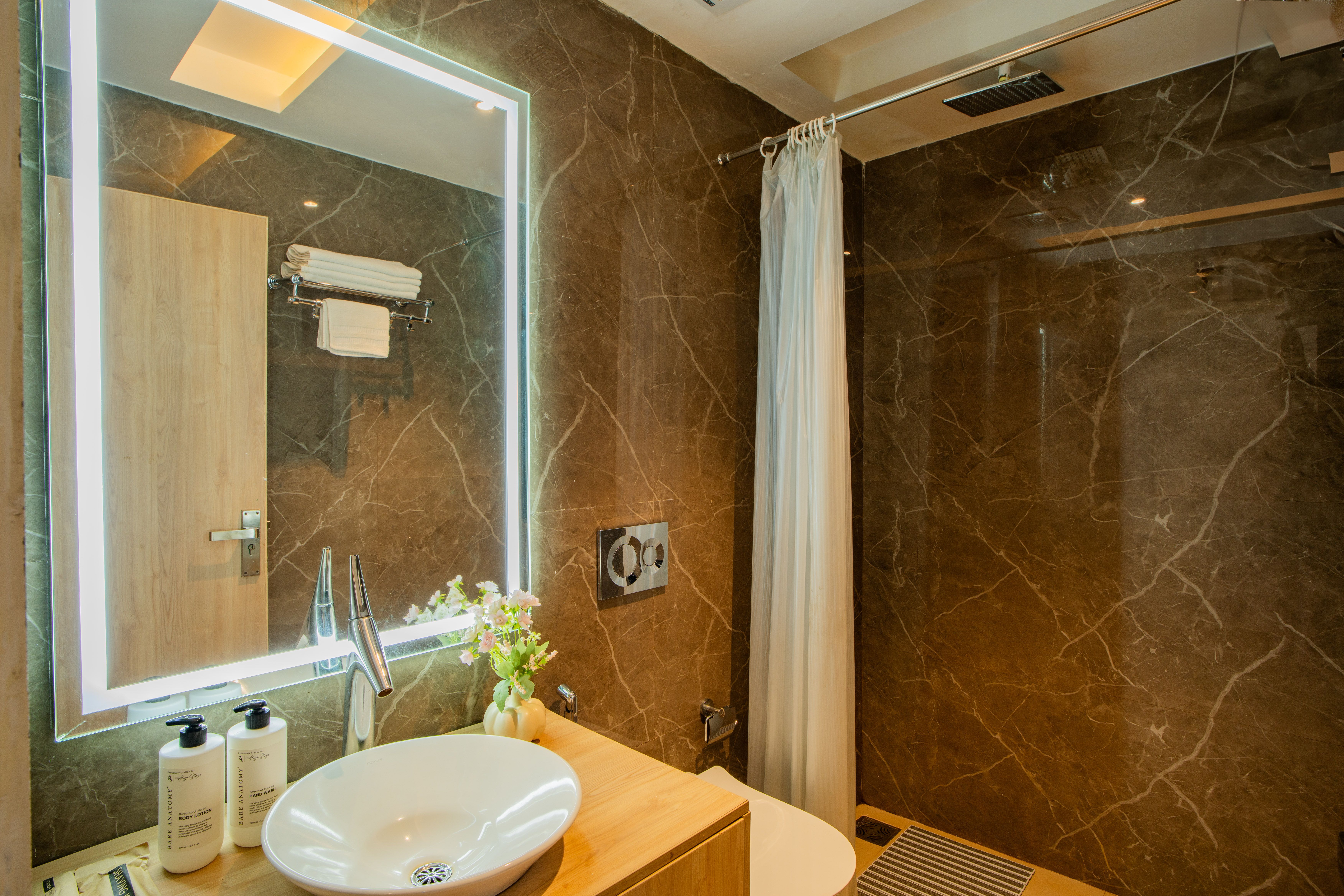 Gracias Aquora | 1-Room Retreat With Private Balcony, Shared Pool, & Restros, Close to Ashvem Beach — photo 14