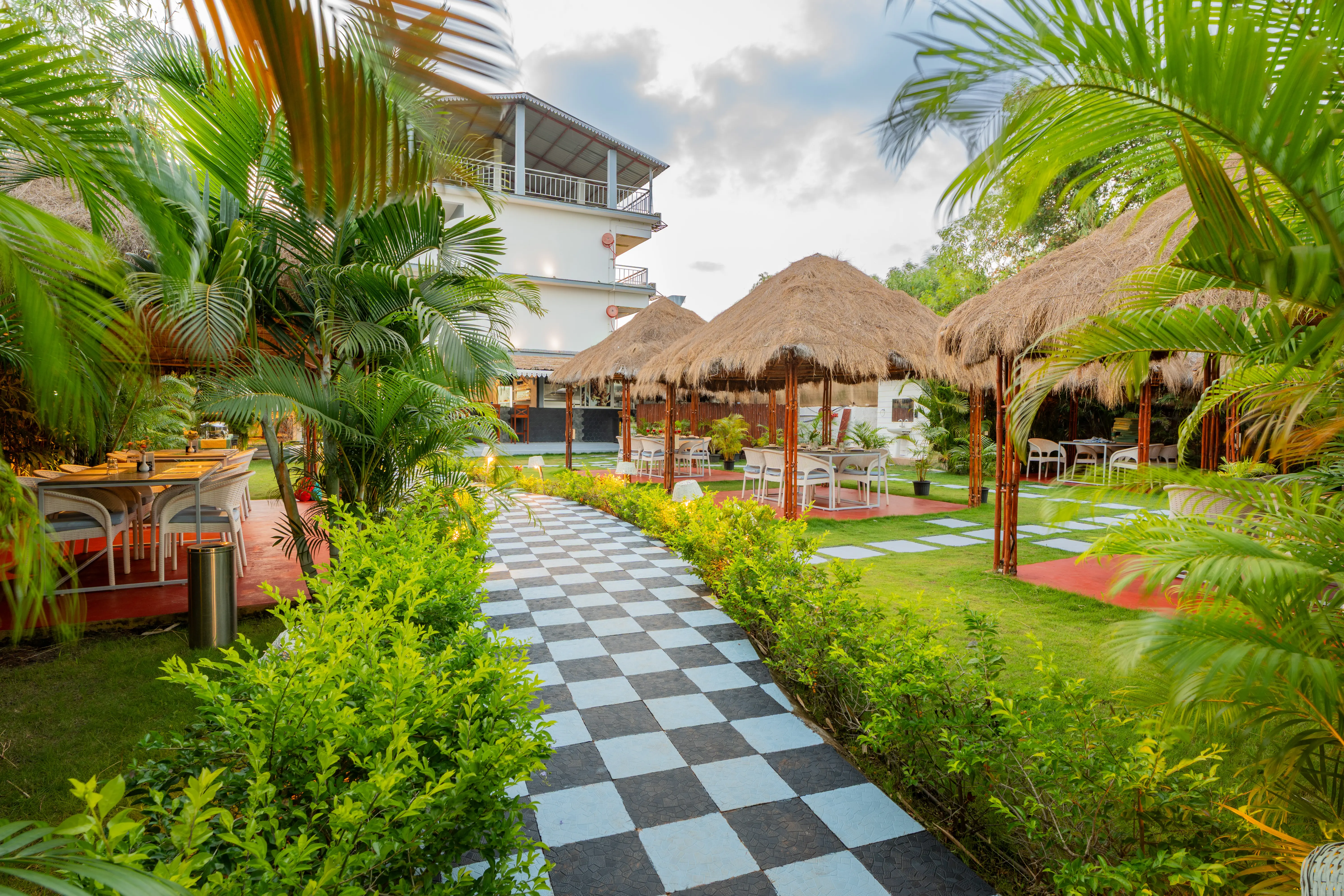 Gracias Aquora | 1-Room Retreat With Private Balcony, Shared Pool, & Restros, Close to Ashvem Beach — photo 18